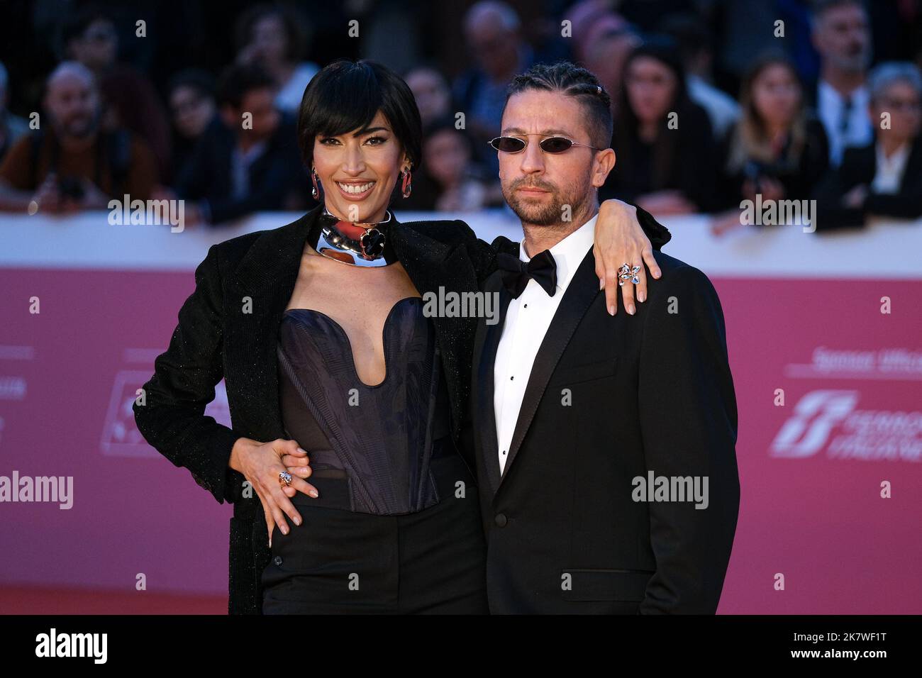 Roma, Italia. 18th Ott 2022. Nina Zilli e Daniele Lazzarin per il film 'la  California' su tappeto rosso durante il 6th° giorno del Festival del Cinema  di Roma. Indossa un abito 'Grifoni'