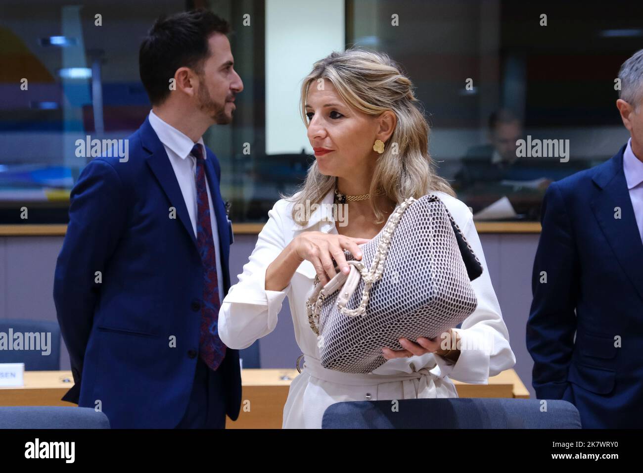 Bruxelles, Belgio. 19th Ott 2022. Yolanda DIAZ PEREZ, secondo vicepresidente del governo spagnolo all'inizio di un vertice sociale tripartito a Bruxelles, Belgio, il 19 ottobre 2022. Credit: ALEXANDROS MICHAILIDIS/Alamy Live News Foto Stock