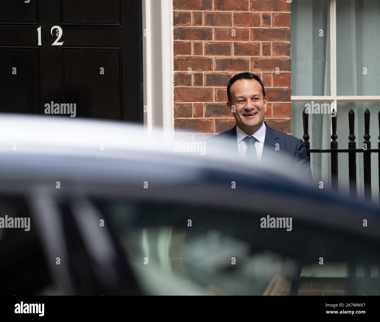 Londra, Regno Unito. 19th Ott, 2022.Leo Varadkar il Ministro irlandese per le imprese, il Commercio e l'occupazione e Tánaiste incontra Thérèse Coffey, Segretario della Sanità e vice primo Ministro, al 12 di Downing Street, Credit: Ian Davidson/Alamy Live News Foto Stock