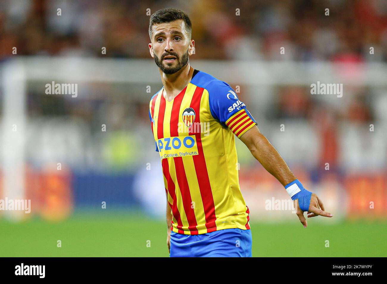 Jose Gaya di Valencia durante la partita la Liga tra il Sevilla FC e Valencia CF giocato allo Stadio Sanchez Pizjuan il 18 ottobre 2022 a Siviglia, Spagna. (Foto di Antonio Pozo / PRESSIN) Foto Stock