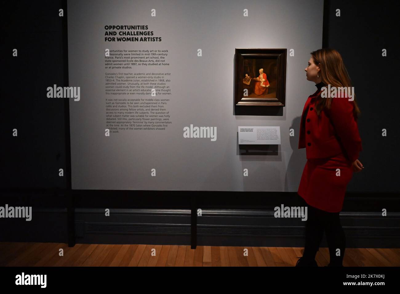 La prima mostra britannica ideata intorno al ritratto di Eva Gonzalès (1870) di Édouard Manet (1832-1883). Il dipinto, acquisito da Hugh Lane, è stato del 20th ° secolo considerato come il più famoso dipinto francese moderno nel Regno Unito e in Irlanda. Questa è la prima di una nuova serie di mostre "Discover" che verranno allestite nella Sunley Room della National Gallery per esplorare i dipinti più noti della collezione attraverso una lente contemporanea. La mostra prende come obiettivo il ritratto di Manet di Eva Gonzalès (1849–1883), con l’obiettivo di presentare nuove prospettive sulle donne artisti ... Foto Stock