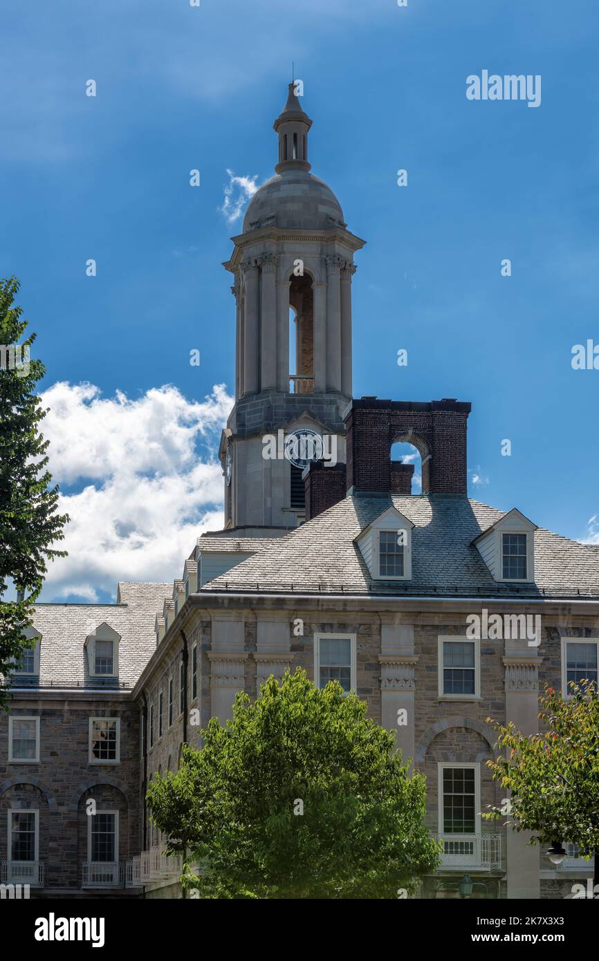 L'edificio Old Main nel campus della Penn state University nelle giornate di sole, state College, Pennsylvania. Foto Stock