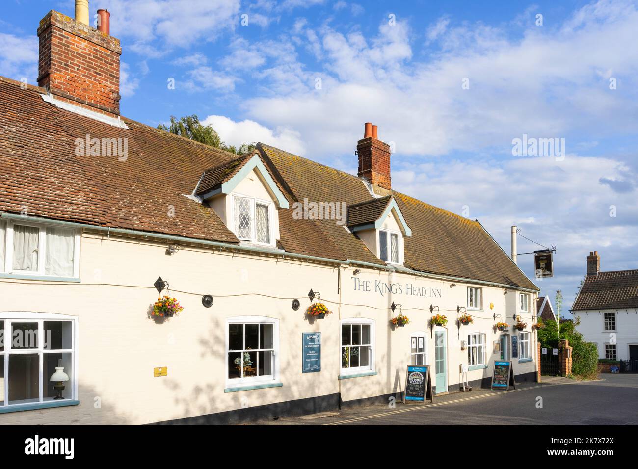 The Kings Head Inn una casa pubblica o pub inglese nel villaggio Suffolk di Orford Suffolk Inghilterra Regno Unito Europa Foto Stock