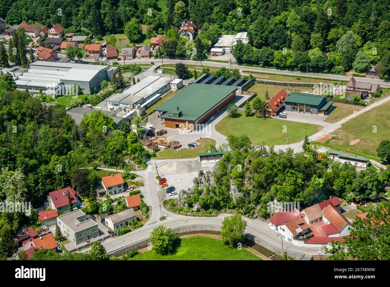 Panorama della città di Samobor in Croazia, verde paesaggio di campagna Foto Stock