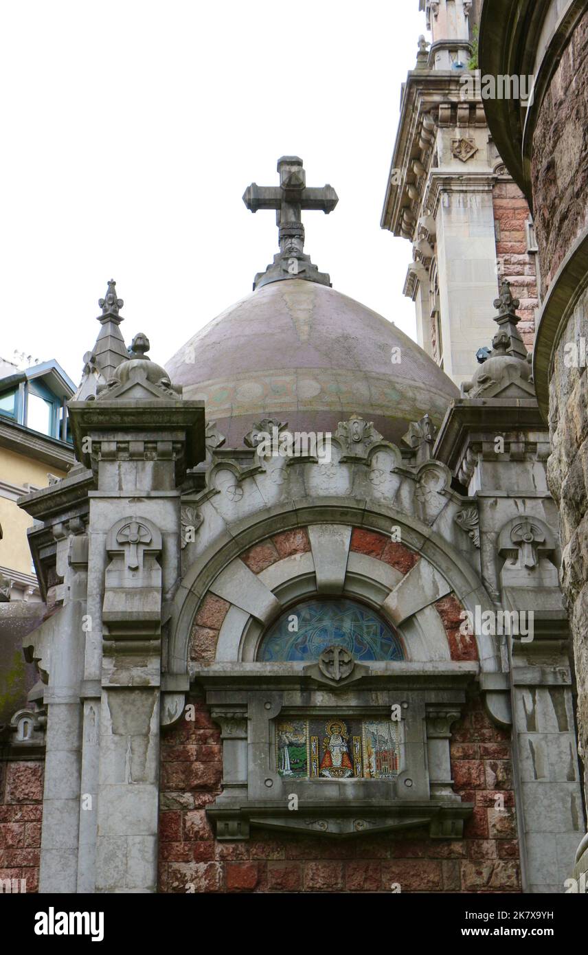 Chiesa di San Juan el Real costruita nel 1915, dove il dittatore spagnolo Francisco Franco sposò nel 1923 Plaza de Fernando Rubio Oviedo Asturias Spagna Foto Stock