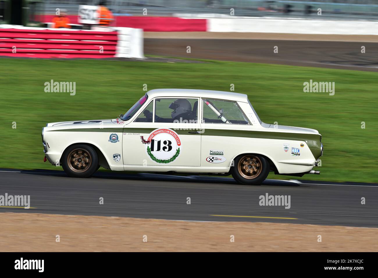 John McGurk, Ford Lotus Cortina, Mintex Classic K, una serie di gare di un'ora per le vetture pre-1966 GT e Touring conformi al regolamento FIA Appendice K. Foto Stock