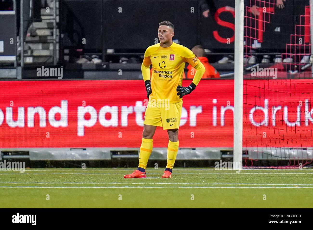 ROTTERDAM, PAESI BASSI - 19 OTTOBRE: Il portiere Romain Matthys di MVV è deluso per il 5-0 durante la partita di TOTO KNVB Beker tra Excelsior Rotterdam e MVV Maastricht allo stadio Van Donge & De Roo il 19 ottobre 2022 a Rotterdam, Paesi Bassi (Foto di René Nijhuis/Orange Pictures) Foto Stock