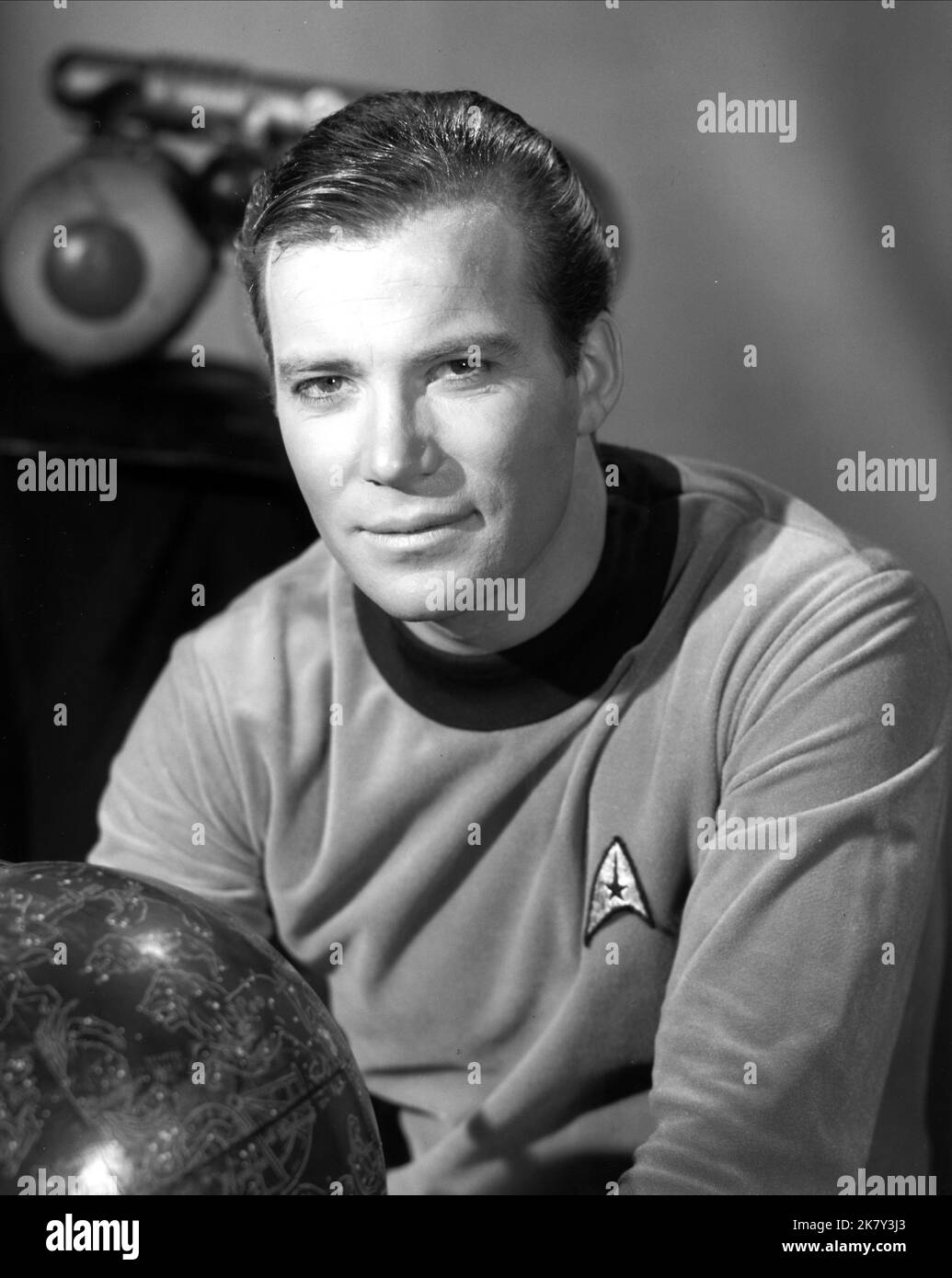 William Shatner Television: Star Trek (serie TV) Characters: Captain James T. Kirk USA 1966-1969, / Star Trek: The Original Series / Tos 08 settembre 1966 **WARNING** questa fotografia è solo per uso editoriale ed è copyright della PARAMOUNT e/o del fotografo assegnato dalla Film o Production Company e può essere riprodotta solo da pubblicazioni in concomitanza con la promozione del suddetto Film. È richiesto un credito obbligatorio per LA PRIORITÀ. Il fotografo deve essere accreditato anche se conosciuto. Nessun uso commerciale può essere concesso senza l'autorizzazione scritta di The Film Company. Foto Stock
