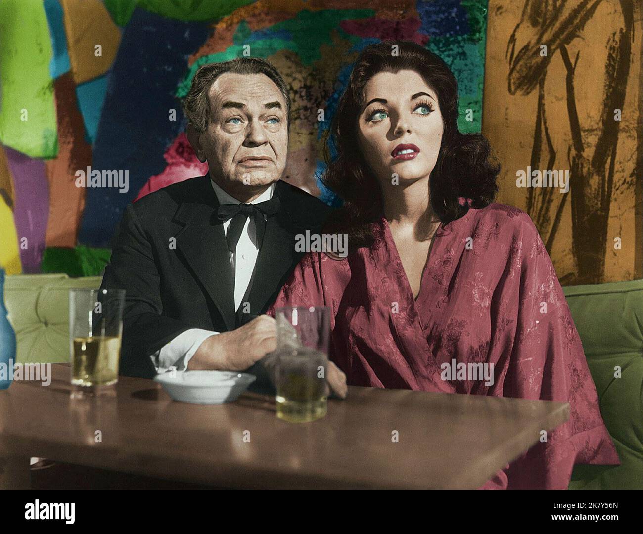 Edward G. Robinson & Joan Collins Film: Seven Thieves (1960) personaggi: Theo Wilkins / Dr. Vital & Melanie / Madame De la Cruz regista: Henry Hathaway 11 marzo 1960 **AVVERTENZA** questa fotografia è solo per uso editoriale ed è copyright di 20 CENTURY FOX e/o del fotografo assegnato dalla Film o dalla Production Company e può essere riprodotta solo da pubblicazioni in concomitanza con la promozione del film di cui sopra. È richiesto un credito obbligatorio a 20 CENTURY FOX. Il fotografo deve essere accreditato anche quando è noto. Nessun uso commerciale può essere concesso senza l'autorizzazione scritta della Fil Foto Stock