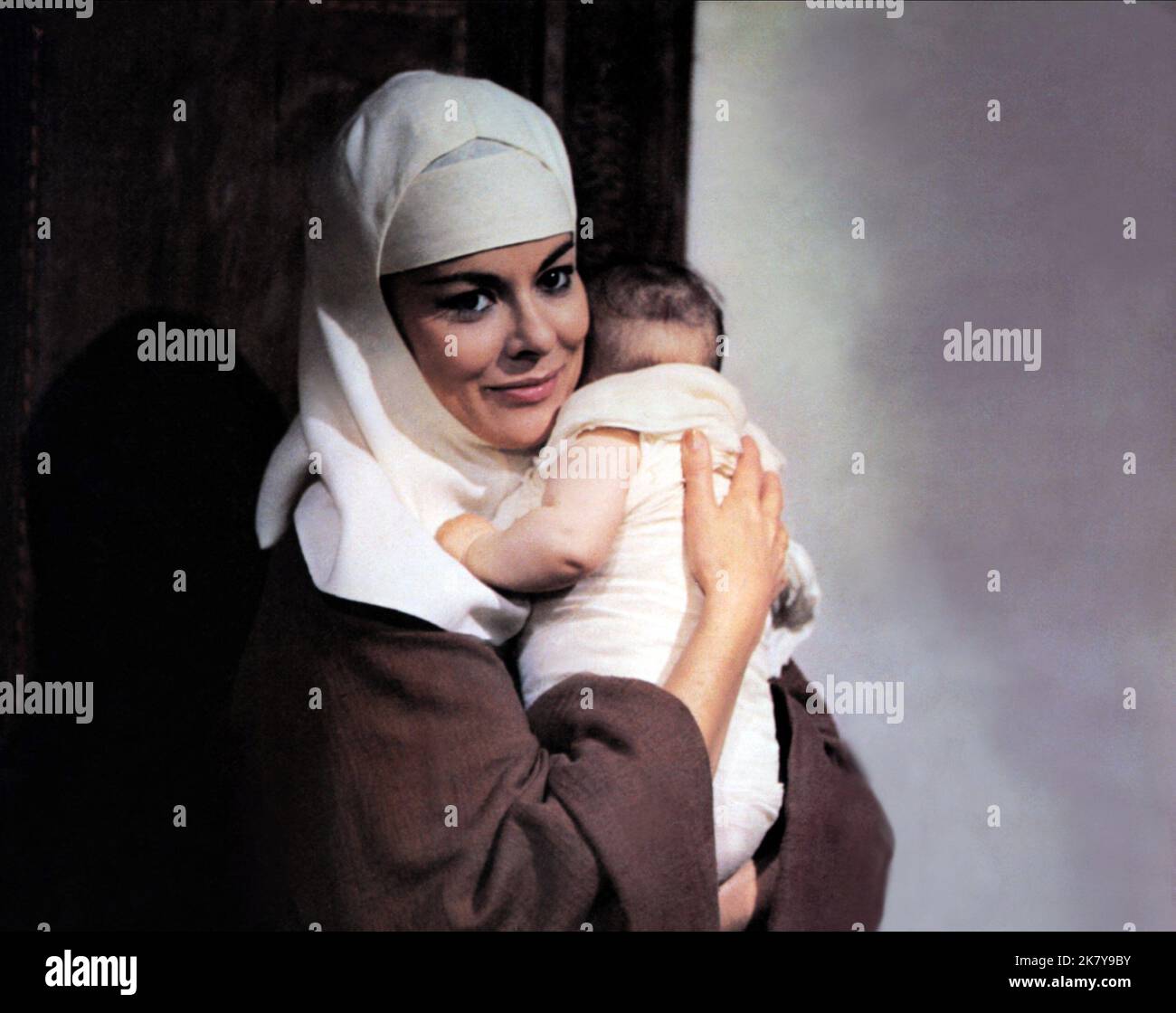 Anne Heywood Film la terribile storia della monaca di Monza (1969) Regia: Eriprando Visconti 26 febbraio 1969 **ATTENZIONE** questa fotografia è ad uso esclusivamente editoriale ed è copyright di SAN MARCO e/o del fotografo assegnato dalla Film o Production Company e può essere riprodotta solo da pubblicazioni in concomitanza con la promozione del suddetto Film. È richiesto un credito obbligatorio per SAN MARCO. Il fotografo deve essere accreditato anche se conosciuto. Nessun uso commerciale può essere concesso senza l'autorizzazione scritta di The Film Company. Foto Stock