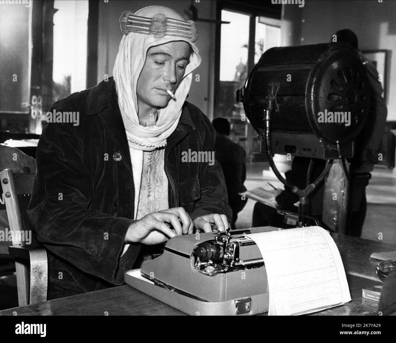 Peter o'Toole Film Lawrence of Arabia (UK 1962) regista: David Lean 10 dicembre 1962 **ATTENZIONE** questa fotografia è ad uso esclusivamente editoriale ed è copyright della COLUMBIA e/o del fotografo assegnato dalla Film o Production Company e può essere riprodotta solo da pubblicazioni in concomitanza con la promozione del suddetto Film. È richiesto un credito obbligatorio a COLUMBIA. Il fotografo deve essere accreditato anche se conosciuto. Nessun uso commerciale può essere concesso senza l'autorizzazione scritta di The Film Company. Foto Stock