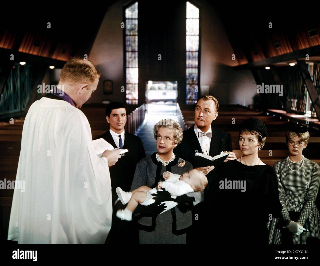 Connie Stevens, Dorothy Mcguire, Brian Aherne & Natalie Schafer Film: Susan Slade (1961) personaggi: Susan Slade, Leah Slade, Stanton Corbett, Marion Corbett regista: Delmer Daves 08 novembre 1961 **AVVERTENZA** questa fotografia è solo per uso editoriale ed è copyright di WARNER BROS e/o del fotografo assegnato dalla Film o dalla Production Company e può essere riprodotta solo da pubblicazioni in concomitanza con la promozione del film di cui sopra. È richiesto un credito obbligatorio a WARNER BROS. Il fotografo deve essere accreditato anche quando è noto. Nessun uso commerciale può essere concesso senza scrittura Foto Stock