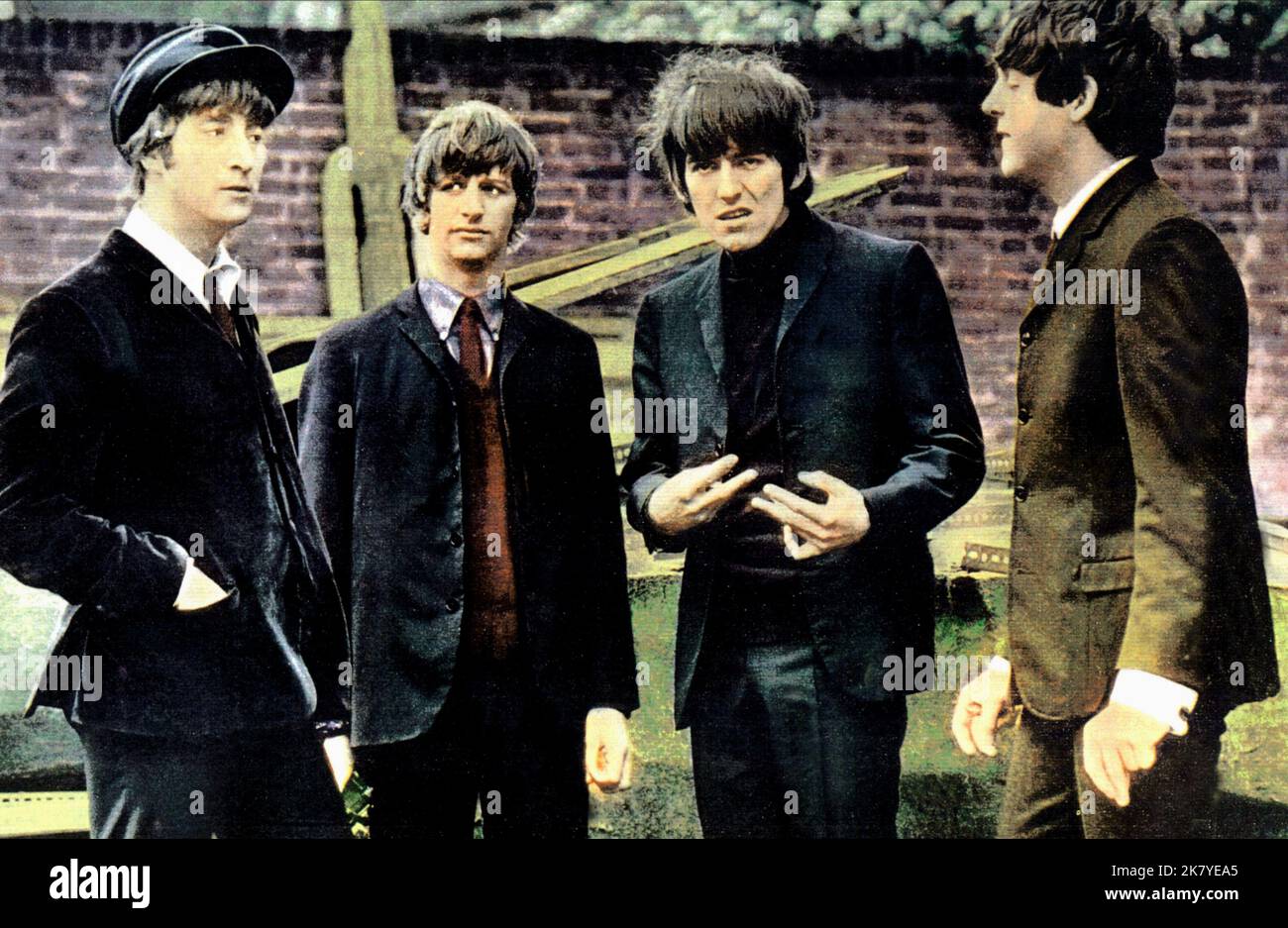 Paul McCartney, George Harrison, Ringo Starr e John Lennon Film: A Hard Day'S Night; The Beatles (UK 1964) personaggi: Paul, George, Ringo e John regista: Richard Lester 06 luglio 1964 **AVVERTENZA** questa fotografia è solo per uso editoriale ed è copyright di UNITED ARTISTS e/o del fotografo assegnato dalla Film o dalla Production Company e può essere riprodotta solo da pubblicazioni in concomitanza con la promozione del film di cui sopra. È richiesto un credito obbligatorio per GLI ARTISTI UNITI. Il fotografo deve essere accreditato anche quando è noto. Nessun uso commerciale può essere concesso senza autore scritto Foto Stock