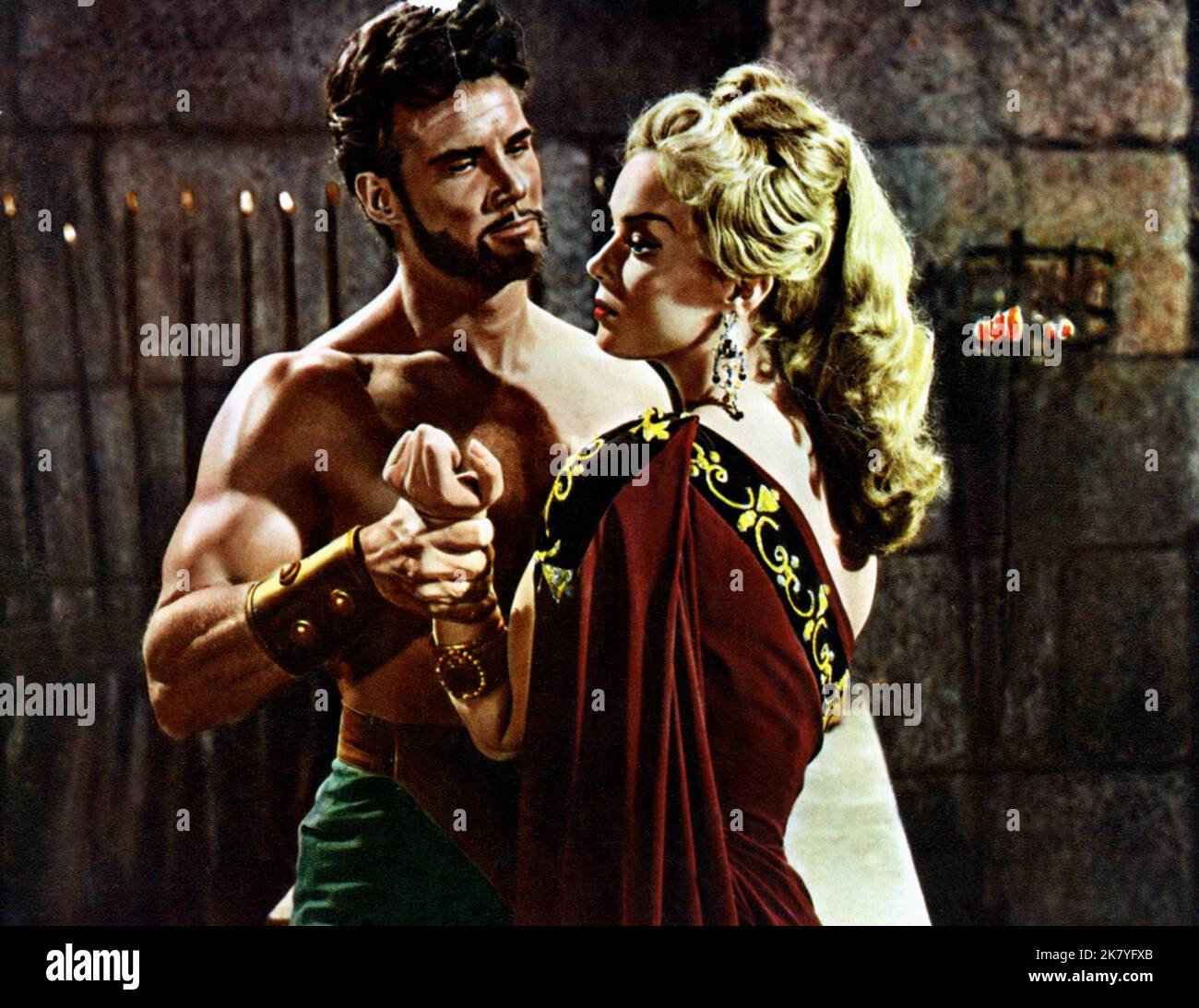 Steve Reeves & Hedy Vessel Film: Il cavallo di legno di Troia; il cavallo di Troia; la guerra di Troia (1960) regista: Giorgio Ferroni 29 dicembre 1961 **AVVERTENZA** questa fotografia è solo per uso editoriale ed è copyright del CICC e/o del fotografo assegnato dalla Società di produzione e può essere riprodotta solo da pubblicazioni in concomitanza con la promozione del film sopra citato. È richiesto un credito obbligatorio a CICC. Il fotografo deve essere accreditato anche quando è noto. Nessun uso commerciale può essere concesso senza autorizzazione scritta da parte della Film Company. Foto Stock