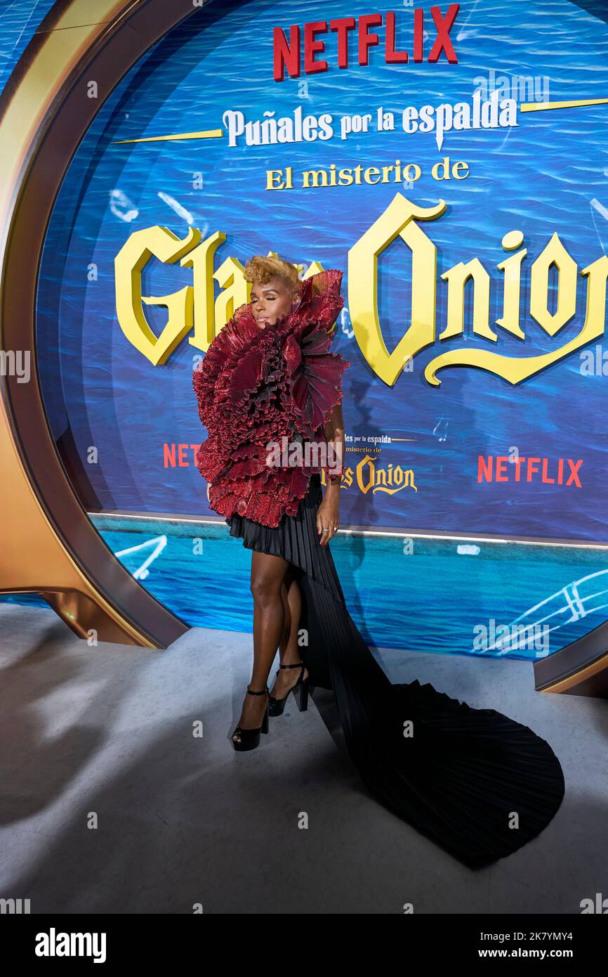 Madrid, Spagna. , . Janelle Monae partecipa alla Premiere 'cipolla di vetro: Un mistero di coltelli fuori' al Callao Cinema il 19 ottobre 2022 a Madrid, Spagna Credit: MPG/Alamy Live News Foto Stock