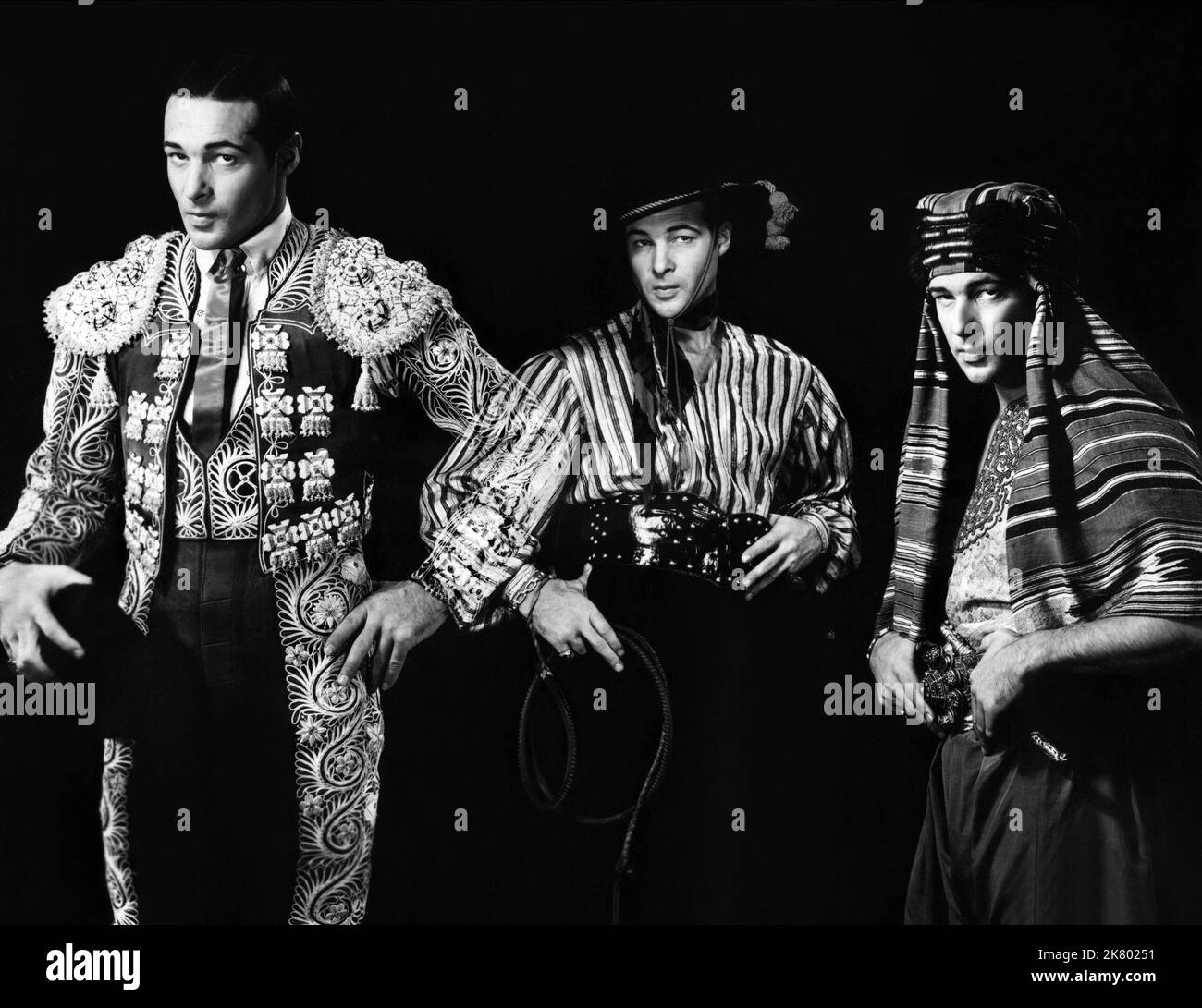 Anthony Dexter, Anthony Dexter & Anthony Dexter Film Valentino (1951) personaggi: Rodolfo Valentino, Rodolfo Valentino, Rodolfo Valentino regista: Lewis Allen 10 marzo 1951 **ATTENZIONE** questa fotografia è ad uso esclusivamente editoriale ed è copyright della MGM e/o del fotografo assegnato dalla Film o Production Company e può essere riprodotta solo da pubblicazioni in concomitanza con la promozione del suddetto Film. È richiesto un credito obbligatorio a MGM. Il fotografo deve essere accreditato anche se conosciuto. Nessun uso commerciale può essere concesso senza l'autorizzazione scritta di The Film Company. Foto Stock