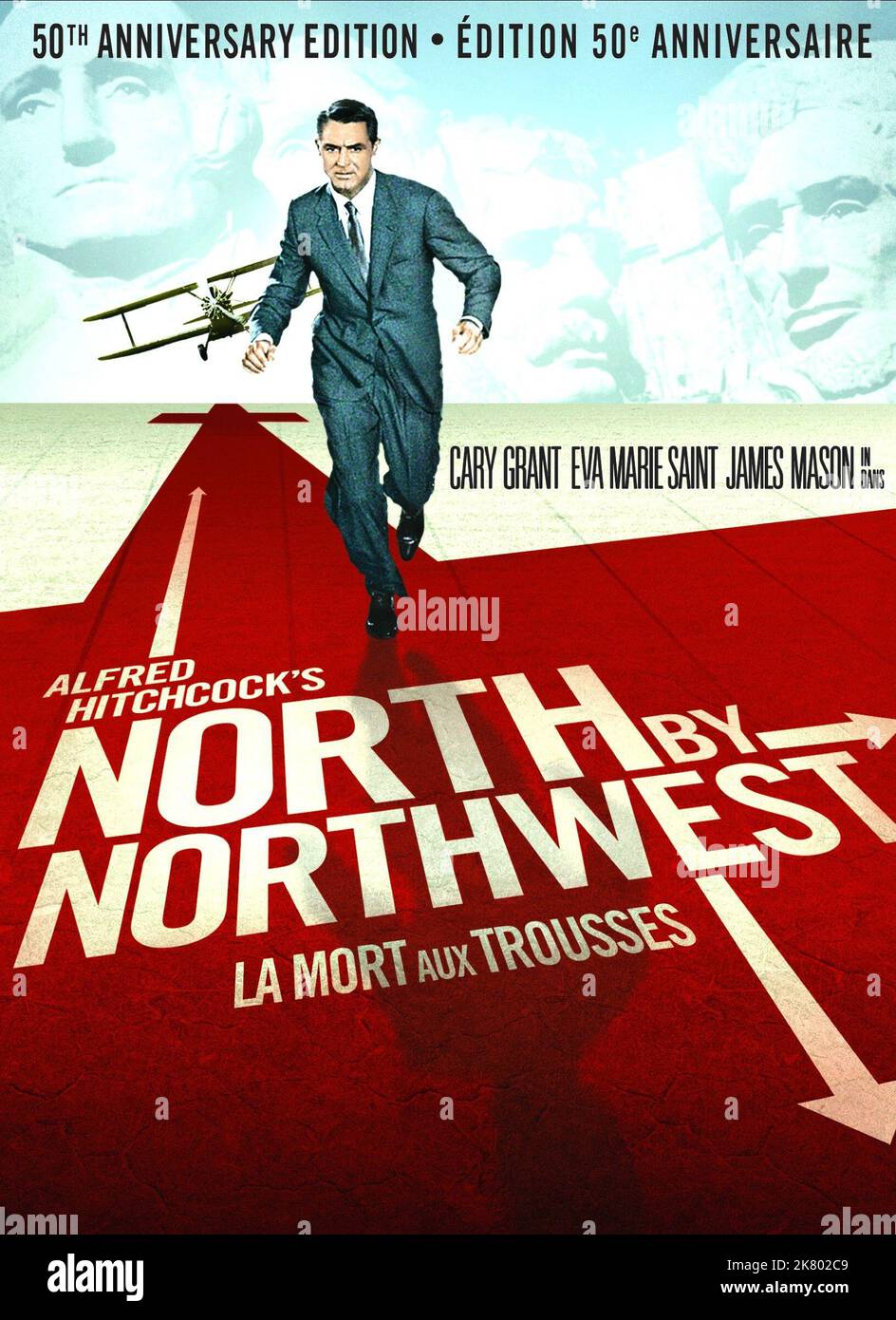 Cary Grant Film: North by Northwest (USA 1959) personaggi: Roger O. Thornhill regista: Alfred Hitchcock 17 luglio 1959 **AVVERTENZA** questa fotografia è solo per uso editoriale ed è copyright di MGM e/o del fotografo assegnato dalla Film o dalla Production Company e può essere riprodotta solo da pubblicazioni in concomitanza con la promozione del film di cui sopra. È richiesto un credito obbligatorio a MGM. Il fotografo deve essere accreditato anche quando è noto. Nessun uso commerciale può essere concesso senza autorizzazione scritta da parte della Film Company. Foto Stock