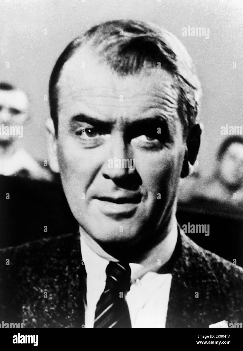 James Stewart Film: Anatomy of A Murder (1959) personaggi: Paul Biegler regista: Otto Preminger 01 luglio 1959 **AVVERTENZA** questa fotografia è solo per uso editoriale ed è copyright di COLUMBIA e/o del fotografo assegnato dalla Film o dalla Production Company e può essere riprodotta solo da pubblicazioni in concomitanza con la promozione del film di cui sopra. È richiesto un credito obbligatorio a COLUMBIA. Il fotografo deve essere accreditato anche quando è noto. Nessun uso commerciale può essere concesso senza autorizzazione scritta da parte della Film Company. Foto Stock