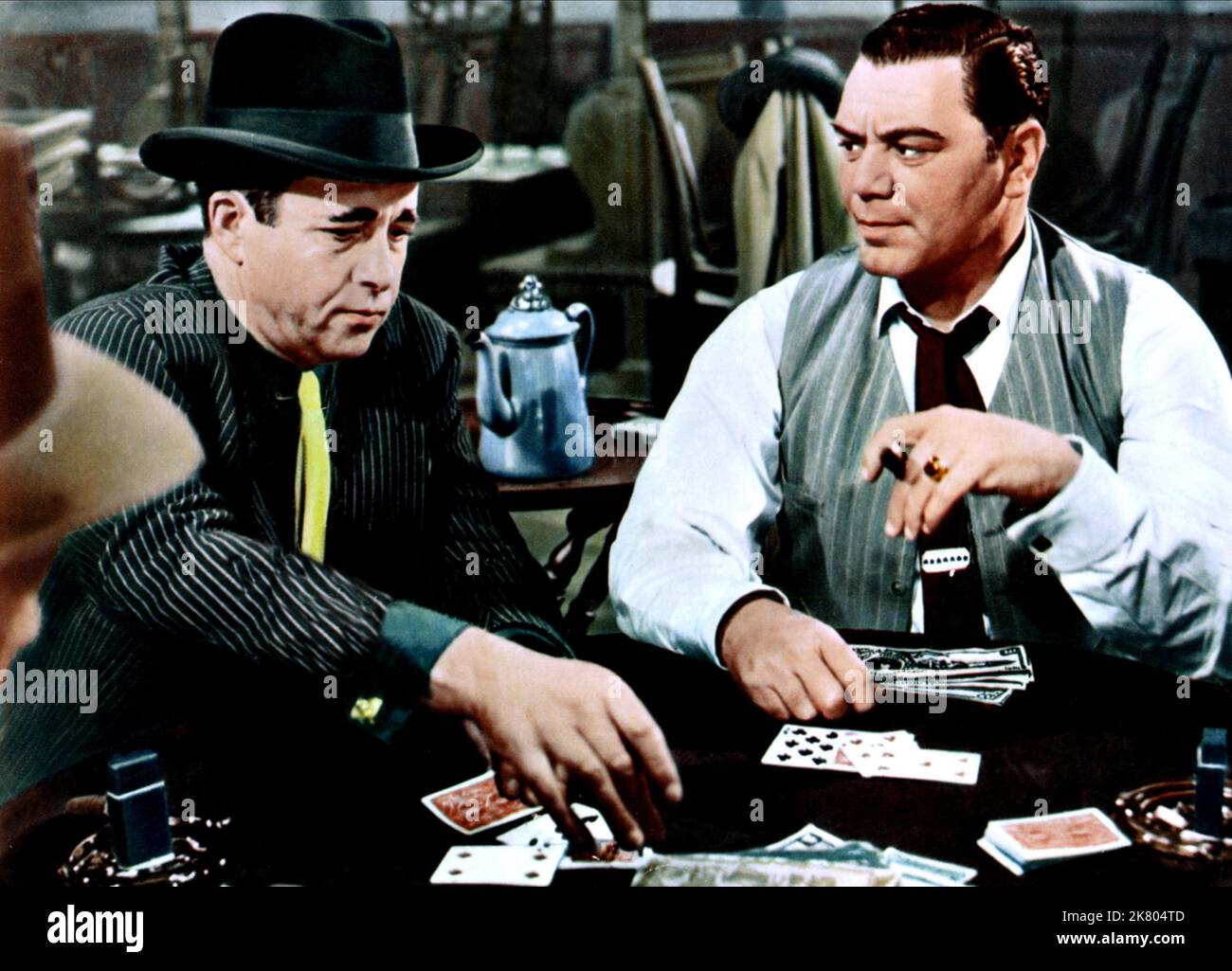 Tony Galento & Ernest Borgnine Film: The Best Things in Life are Free (1956) personaggi: Fingers & Lew Brown regista: Michael Curtiz 28 settembre 1956 **AVVERTENZA** questa fotografia è solo per uso editoriale ed è copyright di 20th CENTURY FOX e/o del fotografo assegnato dalla Film o dalla Production Company e può essere riprodotta solo da pubblicazioni in concomitanza con la promozione del film di cui sopra. È richiesto un credito obbligatorio a 20th CENTURY FOX. Il fotografo deve essere accreditato anche quando è noto. Nessun uso commerciale può essere concesso senza autorizzazione scritta da parte della Film Company. Foto Stock