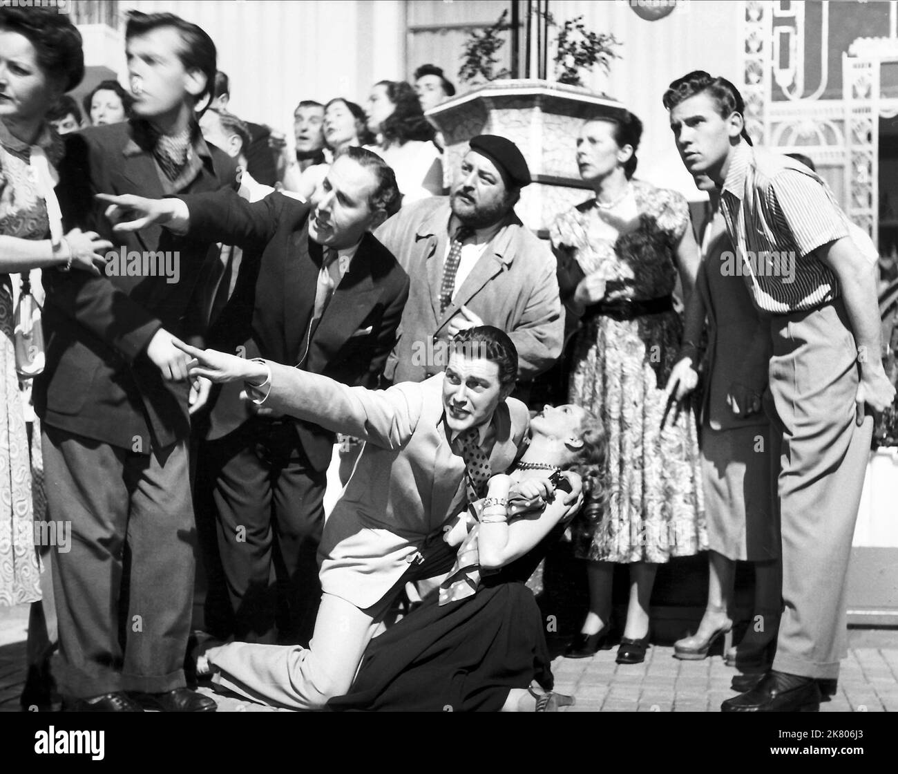 Sebastian Cabot, Terence Morgan & Peggy Cummins Film: Sempre Una sposa (UK 1935) personaggi: Tassista, Terence Winch, Clare Hemsley regista: Ralph Smart 12 Agosto 1953 **AVVERTENZA** questa fotografia è solo per uso editoriale ed è copyright dei FILM CLARION e/o del fotografo assegnato dalla Film o dalla Società di produzione e può essere riprodotta solo da pubblicazioni in concomitanza con la promozione del film di cui sopra. È richiesto un credito obbligatorio per I FILM CLARION. Il fotografo deve essere accreditato anche quando è noto. Nessun uso commerciale può essere concesso senza autorizzazione scritta da parte del Fi Foto Stock