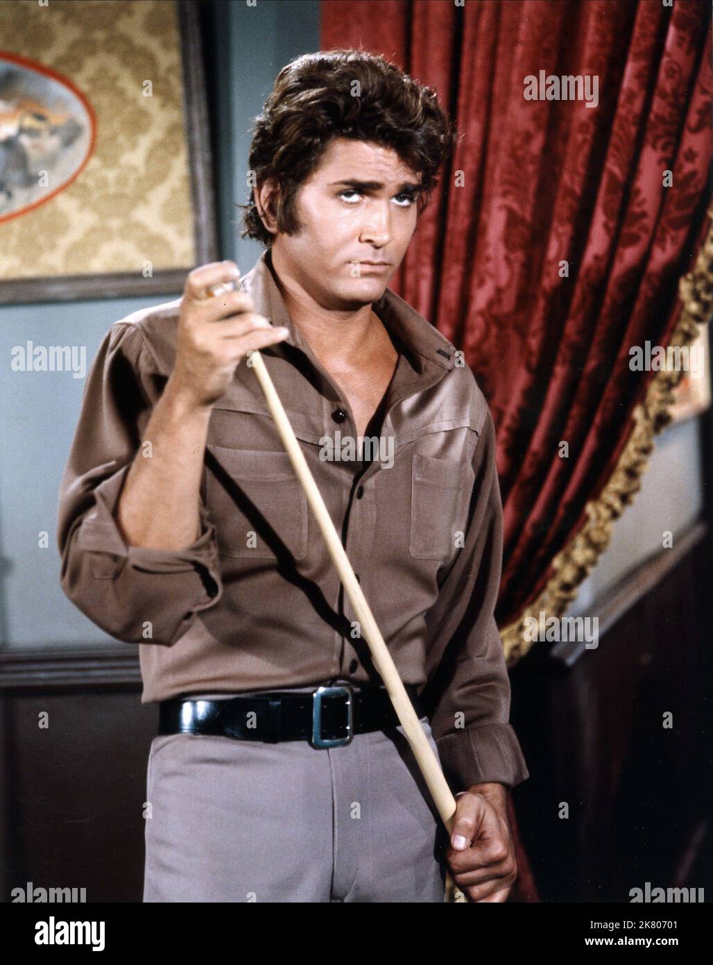 Michael Landon Televisione: Bonanza (serie TV) personaggi: Joseph 'Little Joe' Cartwright USA 1959-1973, 12 settembre 1959 **AVVERTENZA** questa fotografia è solo per uso editoriale ed è copyright di NBC e/o del fotografo assegnato dalla Film o dalla Production Company e può essere riprodotta solo da pubblicazioni in concomitanza con la promozione del film di cui sopra. È richiesto un credito obbligatorio a NBC. Il fotografo deve essere accreditato anche quando è noto. Nessun uso commerciale può essere concesso senza autorizzazione scritta da parte della Film Company. Foto Stock