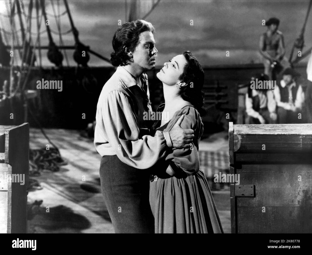 Louis Hayward & Patricia Medina Film Captain Pirate (1957) personaggi: capt pter Blood, dona isabella regista: Ralph Murphy 18 agosto 1952 **ATTENZIONE** questa fotografia è ad uso esclusivamente editoriale ed è copyright DELLA COLUMBIA e/o del fotografo assegnato dalla Film o Production Company e può essere riprodotta solo da pubblicazioni in concomitanza con la promozione del suddetto Film. È richiesto un credito obbligatorio a COLUMBIA. Il fotografo deve essere accreditato anche se conosciuto. Nessun uso commerciale può essere concesso senza l'autorizzazione scritta di The Film Company. Foto Stock
