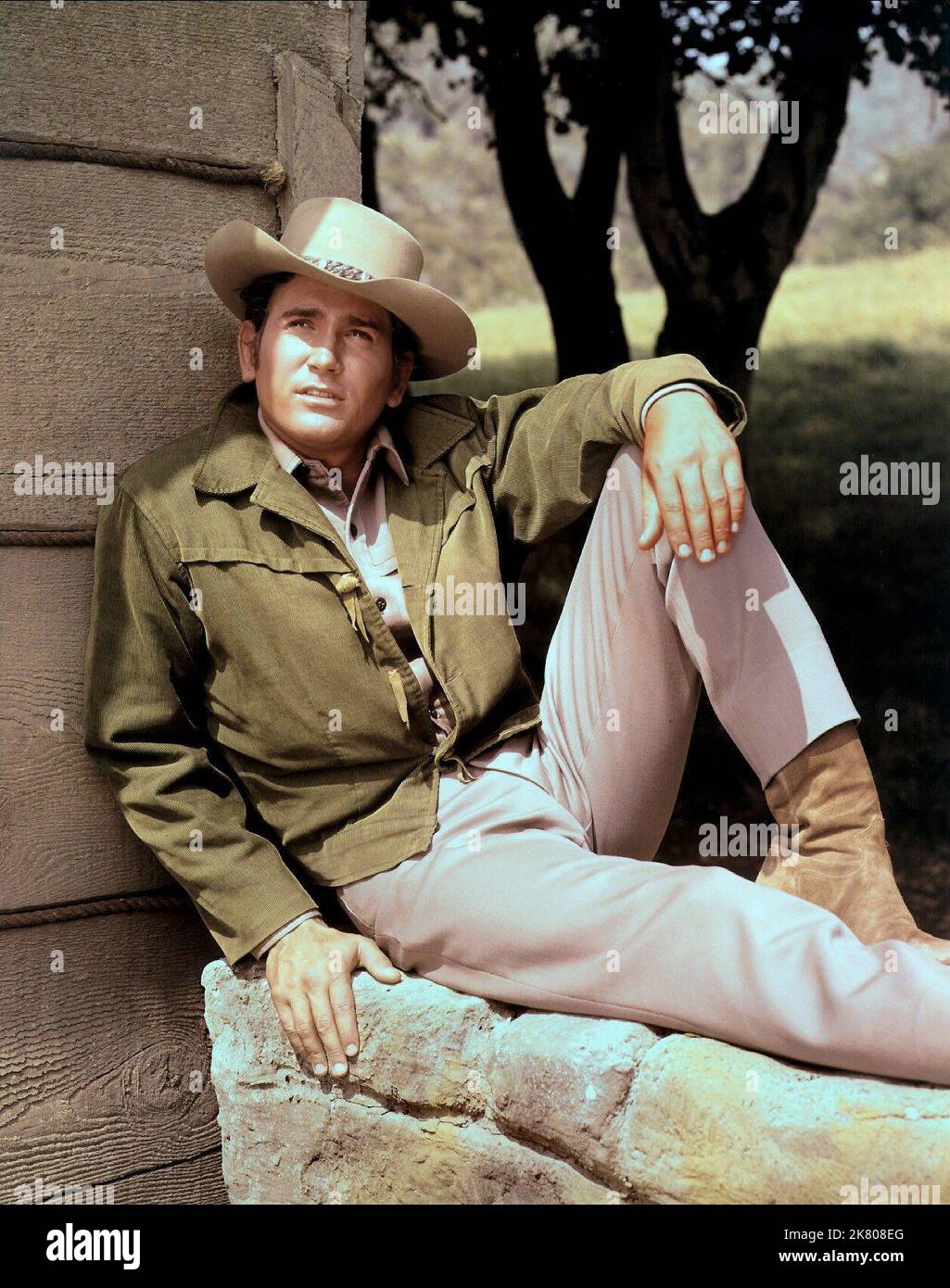 Michael Landon Televisione: Bonanza (serie TV) personaggi: Joseph 'Little Joe' Cartwright USA 1959-1973, 12 settembre 1959 **AVVERTENZA** questa fotografia è solo per uso editoriale ed è copyright di NBC e/o del fotografo assegnato dalla Film o dalla Production Company e può essere riprodotta solo da pubblicazioni in concomitanza con la promozione del film di cui sopra. È richiesto un credito obbligatorio a NBC. Il fotografo deve essere accreditato anche quando è noto. Nessun uso commerciale può essere concesso senza autorizzazione scritta da parte della Film Company. Foto Stock