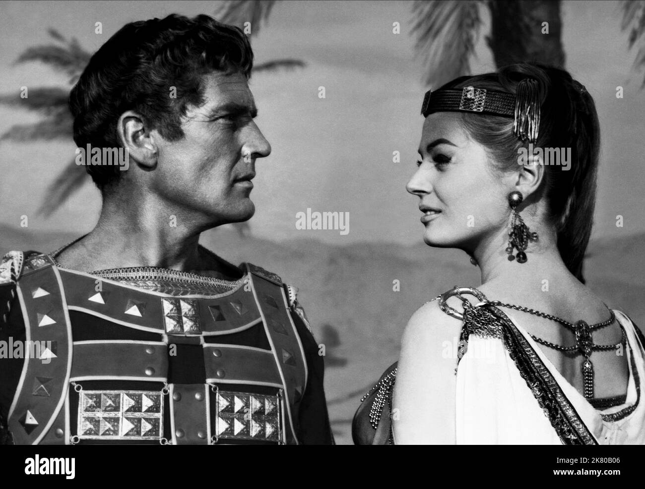 Georges Marchal & Anita Ekberg Film: Sheba e il Gladiatore; segno del Gladiatore; nel segno di Roma personaggi: Marcus Valerius, console romana & Zenobia, Regina di Palmira IT/Fr/De/Yu 1959, regista: Guido Brignone 05 marzo 1959 **AVVERTENZA** questa fotografia è solo per uso editoriale ed è copyright del FILM GLOMER e/o del fotografo assegnato dalla Società di produzione e può essere riprodotta solo da pubblicazioni in concomitanza con la promozione del film sopra citato. È richiesto un credito obbligatorio per IL FILM GLOMER. Il fotografo dovrebbe essere accreditato anche quando k Foto Stock