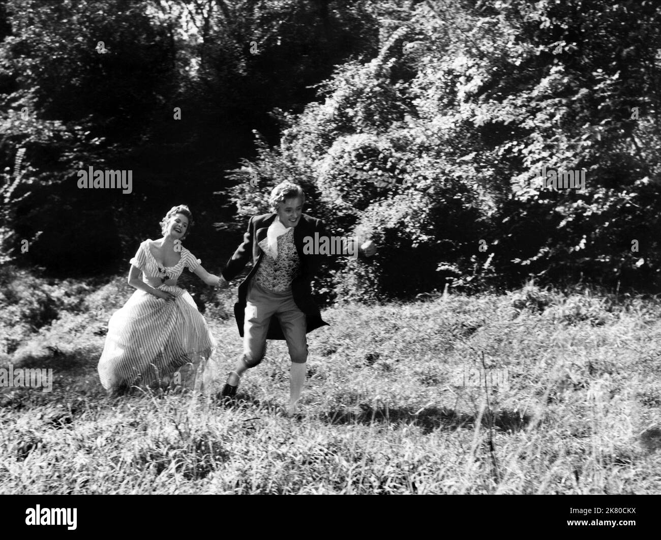 Johanna Matz & Oskar Werner Film Mozart (1955) personaggi: Annie Gottlieb, Wolfgang Amadeus Mozart regista: Karl Hartl 20 dicembre 1955 **AVVERTIMENTO** questa fotografia è ad uso esclusivamente editoriale ed è copyright di COSMOPOL- Film e/o del fotografo assegnato dalla Film o Production Company e può essere riprodotta solo da pubblicazioni in concomitanza con la promozione del suddetto Film. È richiesto un credito obbligatorio a COSMOPOL- Film. Il fotografo deve essere accreditato anche se conosciuto. Nessun uso commerciale può essere concesso senza l'autorizzazione scritta di The Film Company. Foto Stock