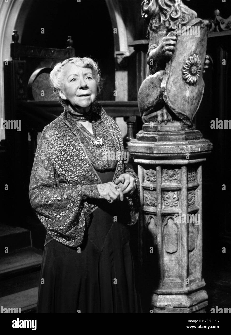 Katie Johnson Film How to Murder A Rich Uncle (1953) personaggi: Alice regista: Nigel Patrick 07 ottobre 1957 **WARNING** questa fotografia è solo per uso editoriale ed è copyright di WARWICK Film PRODUCTIONS e/o The Photographer assegnato dalla Film or Production Company e può essere riprodotta solo da pubblicazioni in concomitanza con la promozione del suddetto Film. È richiesto un credito obbligatorio a WARWICK Film PRODUCTIONS. Il fotografo deve essere accreditato anche se conosciuto. Nessun uso commerciale può essere concesso senza l'autorizzazione scritta di The Film Company. Foto Stock