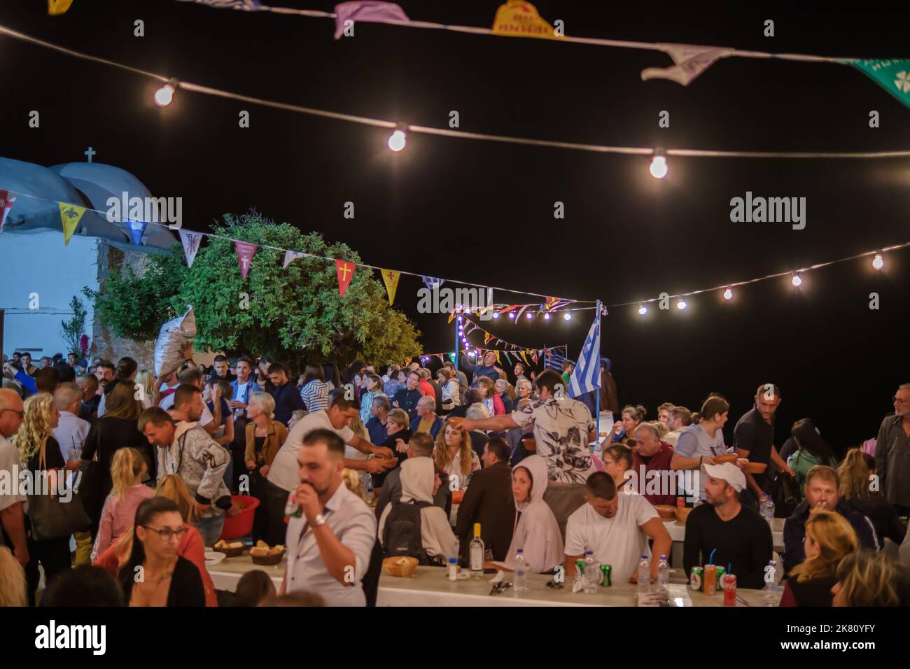 IOS, Grecia - 7 settembre 2022 : Un festival tradizionale a iOS Grecia dove locali e turisti celebrano la Santa Maria ad Agia Theodoti Foto Stock