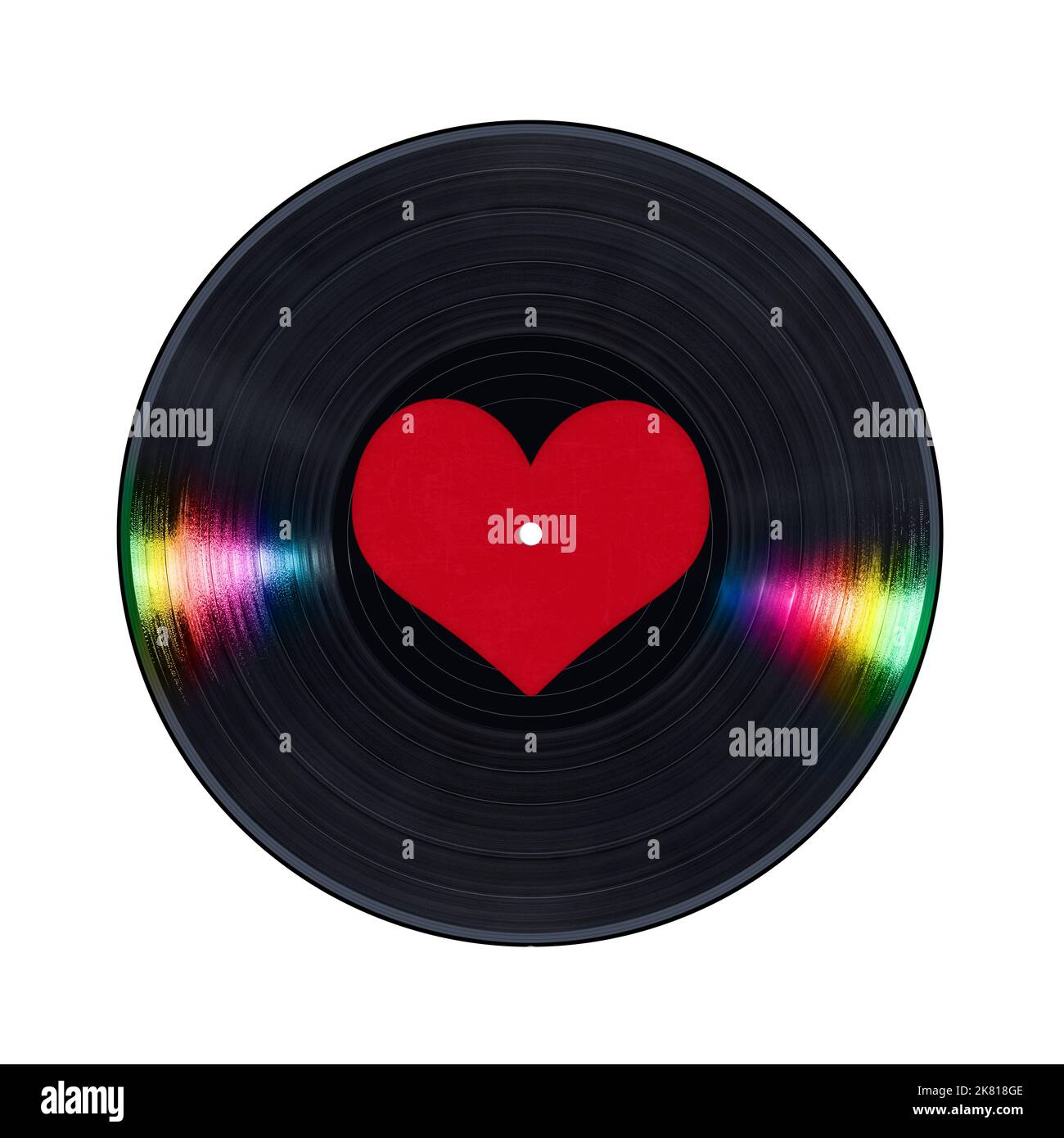 Foto di Black Vinyl Record con centro a forma di cuore vuoto che può essere etichettato e riflessi colorati, isolato su sfondo bianco. Foto Stock