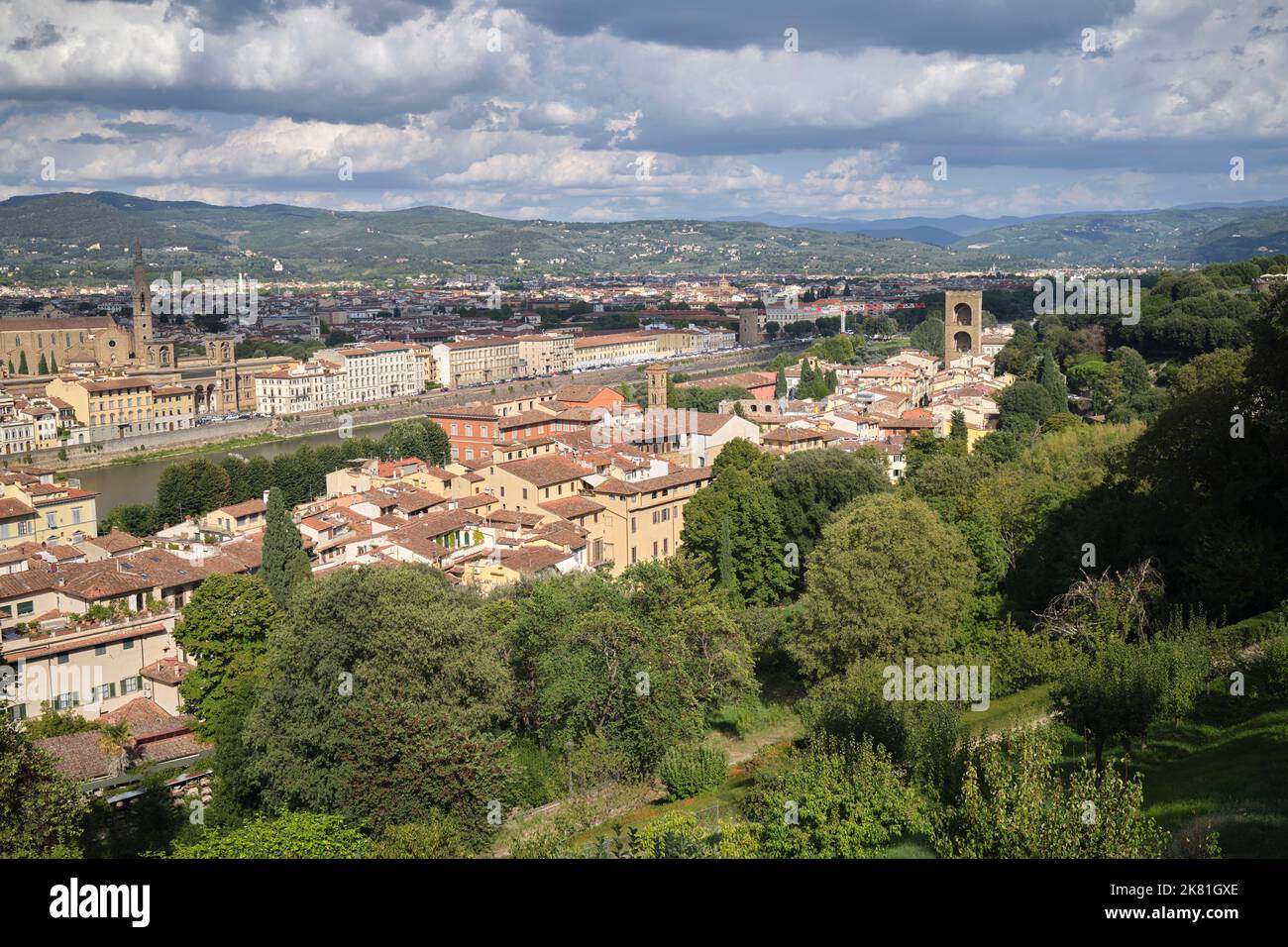 Vista sulla città dai Giardini Bardini Firenze Italia Foto Stock