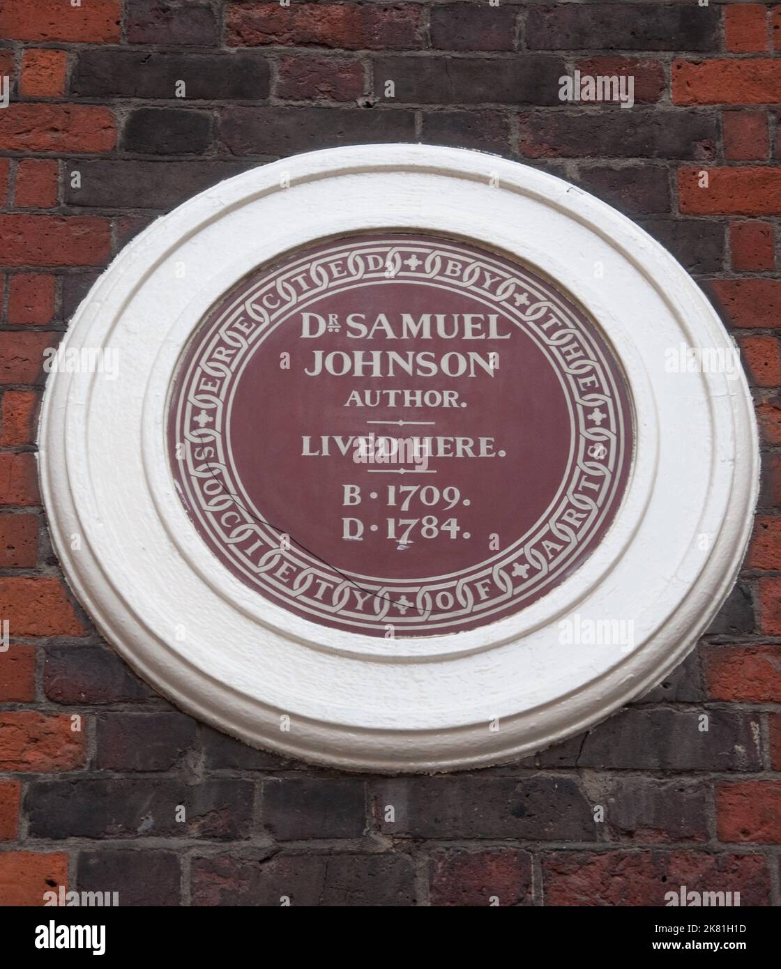 La casa del dottor Johnson è una delle poche case residenziali della sua epoca ancora sopravvissute nella città di Londra. Costruito intorno al 1700, era una casa e un posto di lavoro per Foto Stock