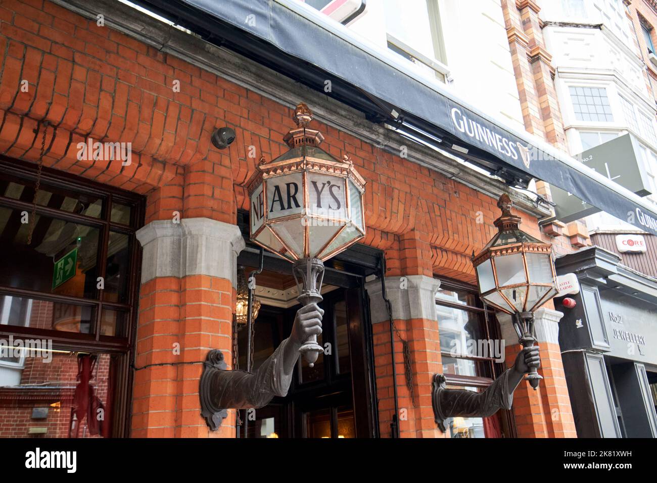 lampada a gas globes fuori vicino bar e lounge chatham street dublino repubblica d'irlanda Foto Stock