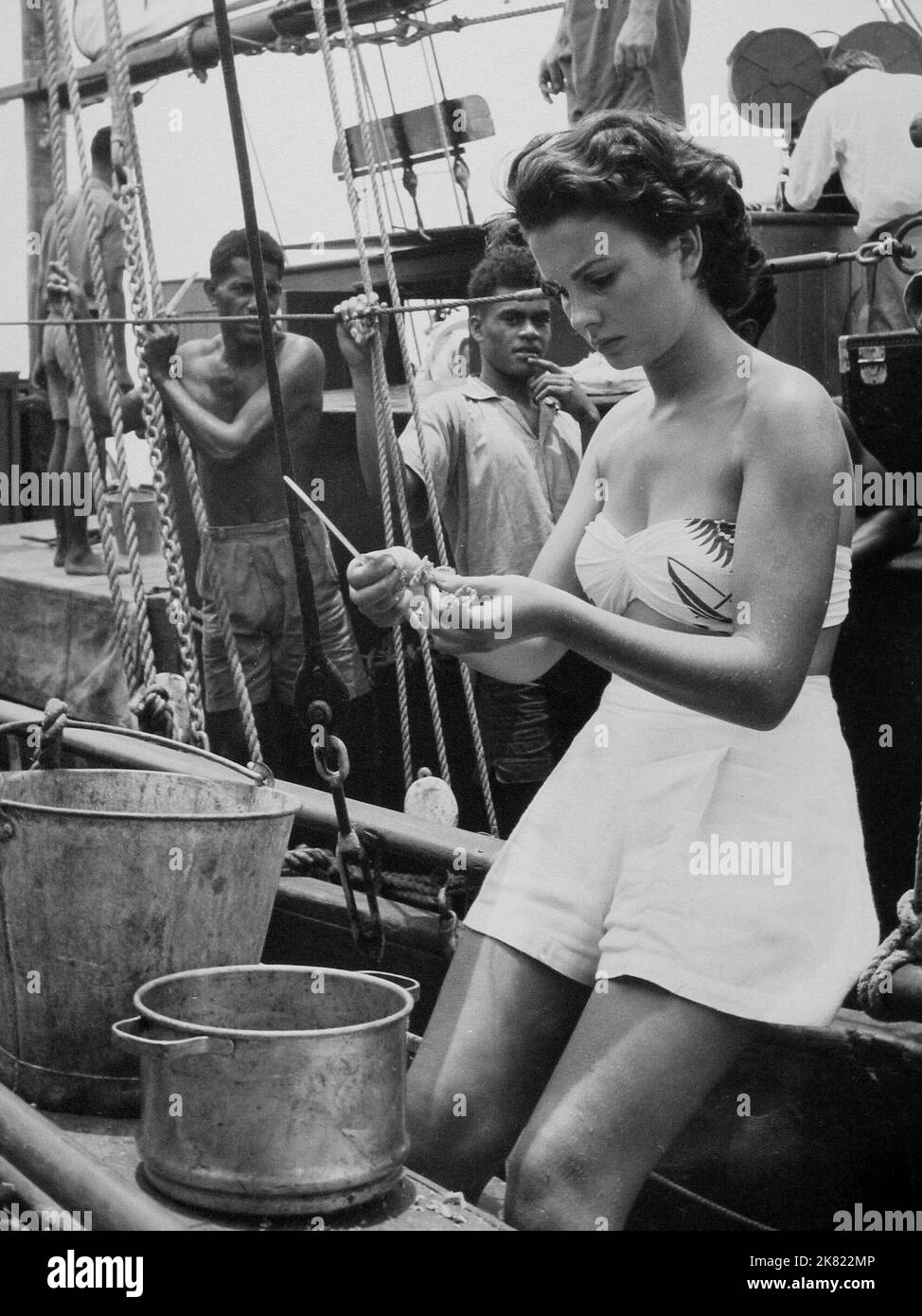 Jean Simmons Film The Blue Lagoon (1949) personaggi: Emmeline Foster regista: Frank Launder 01 marzo 1949 **ATTENZIONE** questa fotografia è solo per uso editoriale ed è copyright di RANK e/o fotografo assegnato dalla Film o Production Company e può essere riprodotta solo da pubblicazioni in concomitanza con la promozione del suddetto Film. È richiesto un credito obbligatorio per IL RANGO. Il fotografo deve essere accreditato anche se conosciuto. Nessun uso commerciale può essere concesso senza l'autorizzazione scritta di The Film Company. Foto Stock