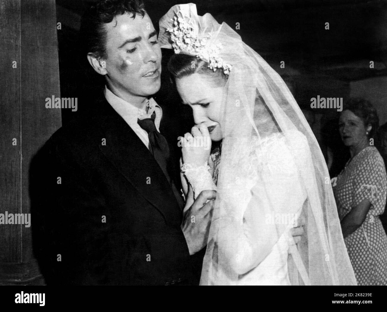 William Eythe & Barbara Britton Film Mr. Reckless (1940) personaggi: Jeff Lundy & Betty Denton regista: Frank McDonald 26 marzo 1948 **ATTENZIONE** questa fotografia è solo per uso editoriale ed è copyright della PARAMOUNT e/o del fotografo assegnato dalla Film or Production Company e può essere riprodotta solo da pubblicazioni in concomitanza con la promozione del suddetto Film. È richiesto un credito obbligatorio per LA PRIORITÀ. Il fotografo deve essere accreditato anche se conosciuto. Nessun uso commerciale può essere concesso senza l'autorizzazione scritta di The Film Company. Foto Stock