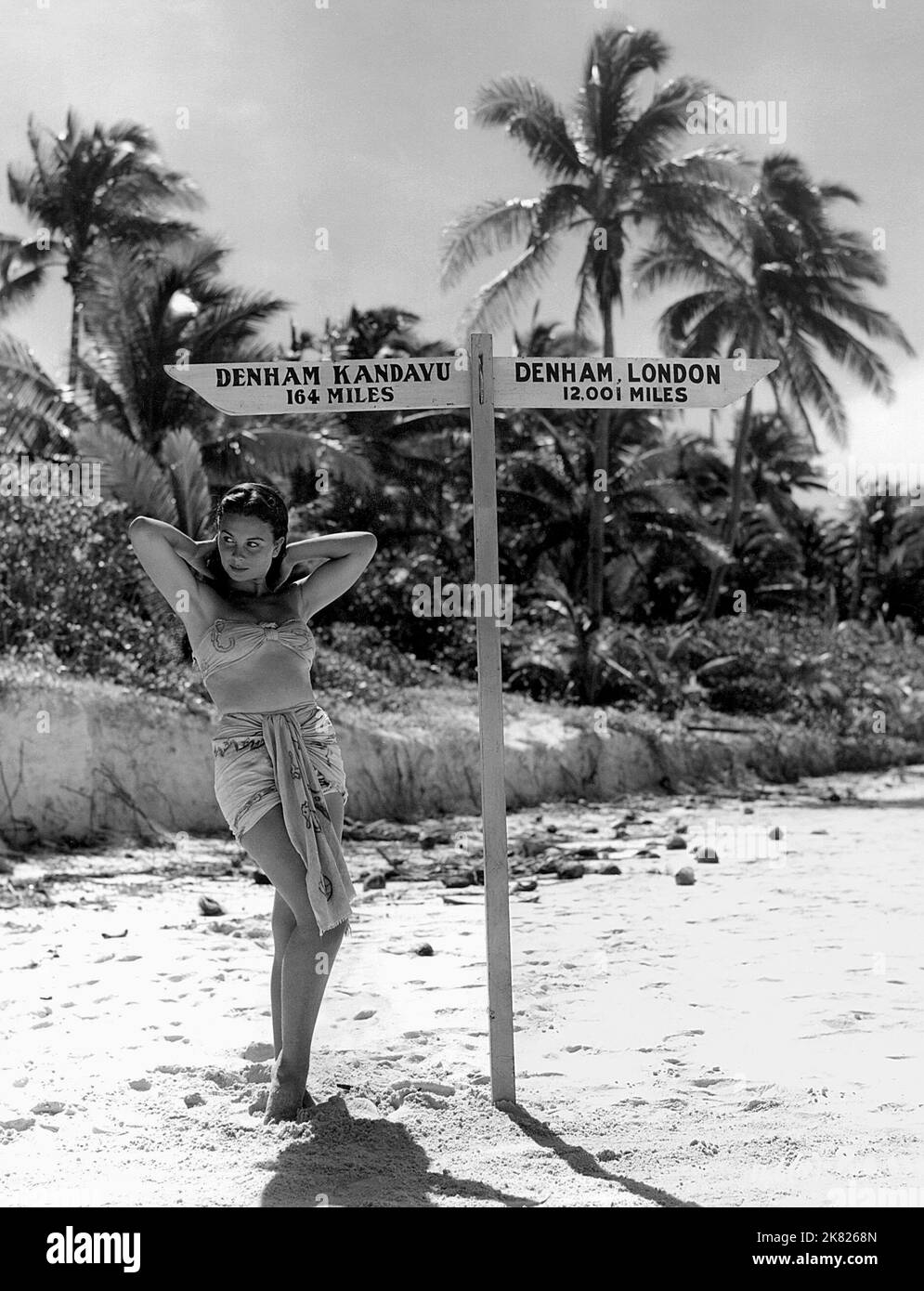 Jean Simmons Film The Blue Lagoon (1948) personaggi: Emmeline Foster regista: Frank Launder 01 marzo 1949 **ATTENZIONE** questa fotografia è solo per uso editoriale ed è copyright di RANK e/o fotografo assegnato dalla Film o Production Company e può essere riprodotta solo da pubblicazioni in concomitanza con la promozione del suddetto Film. È richiesto un credito obbligatorio per IL RANGO. Il fotografo deve essere accreditato anche se conosciuto. Nessun uso commerciale può essere concesso senza l'autorizzazione scritta di The Film Company. Foto Stock