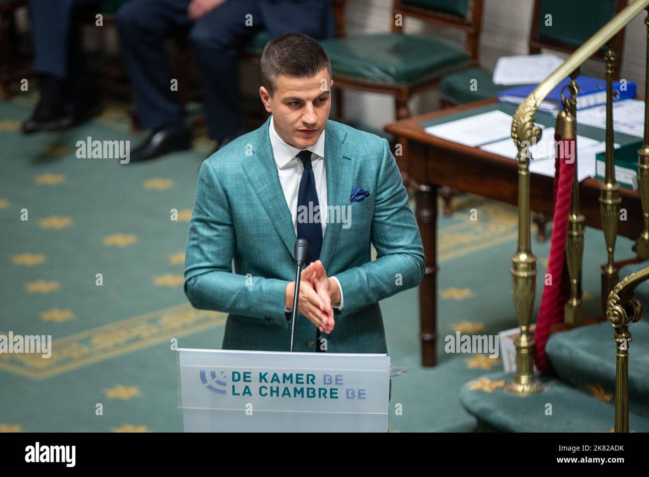 Membro indipendente del gruppo delle camere di Vlaams Belang, Dries Van Langenhove ha illustrato in una sessione plenaria della Camera al Parlamento federale a Bruxelles giovedì 20 ottobre 2022. FOTO DI BELGA JAMES ARTHUR GEKIERE Foto Stock