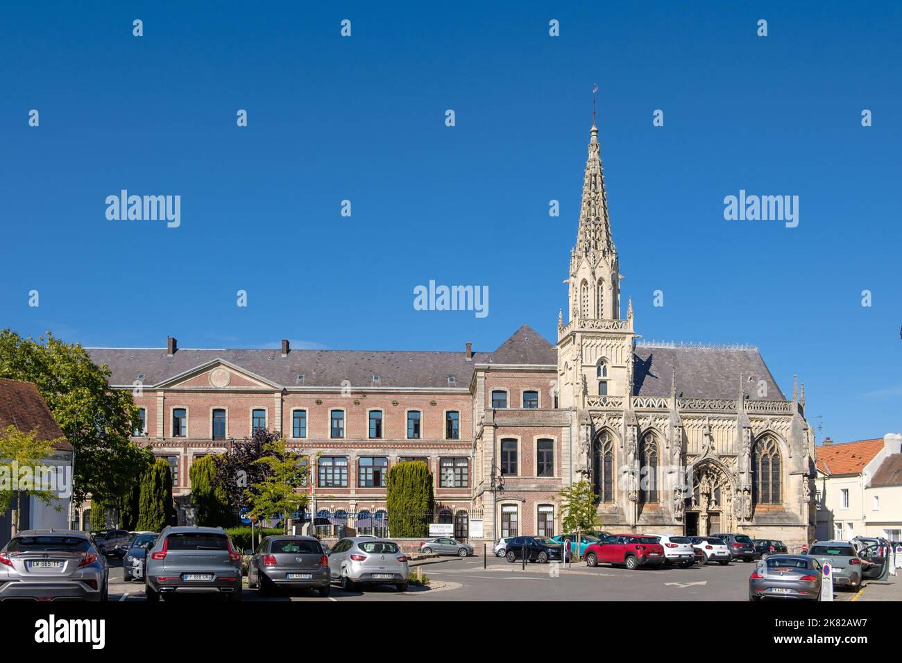 Place Gambetta, Montreuil sur Mer con il Best Western Hotel Hermitage Foto Stock