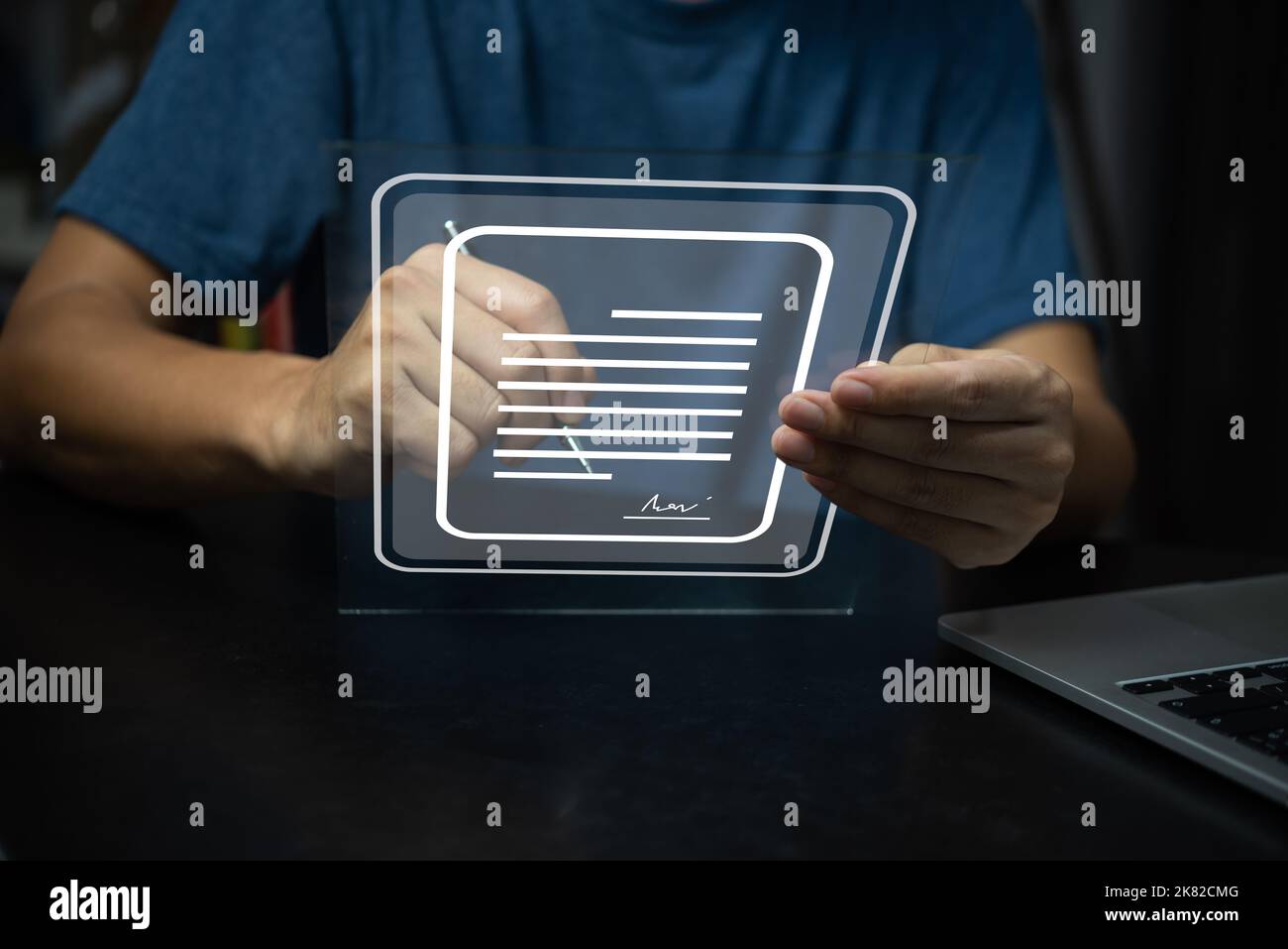 Contratto di business online Firma elettronica, firma elettronica documento digitale cyber network. Foto Stock