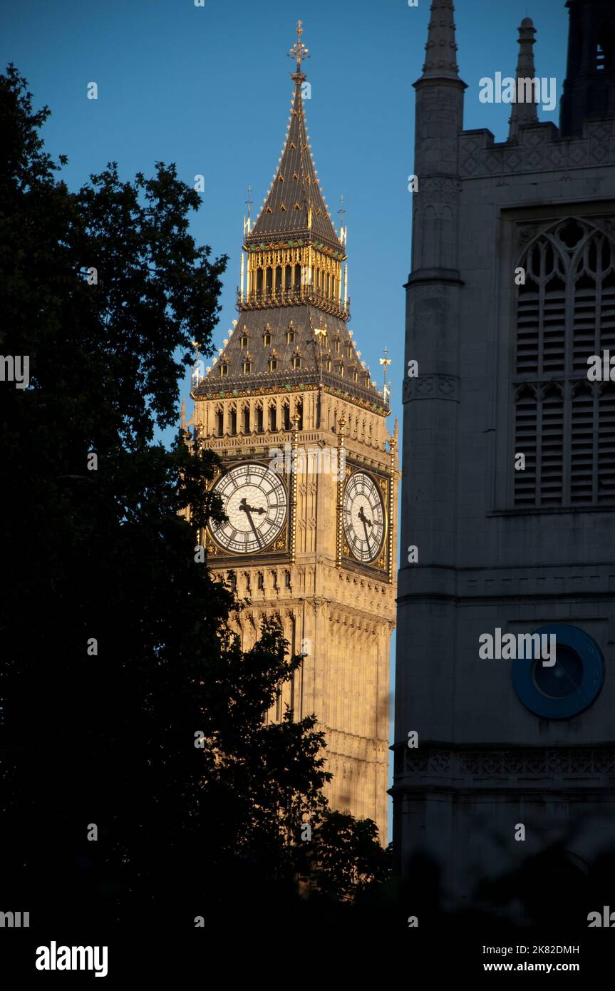 Big ben, Westminster, Londra, Regno Unito - Big ben e St Margaret's Church Foto Stock