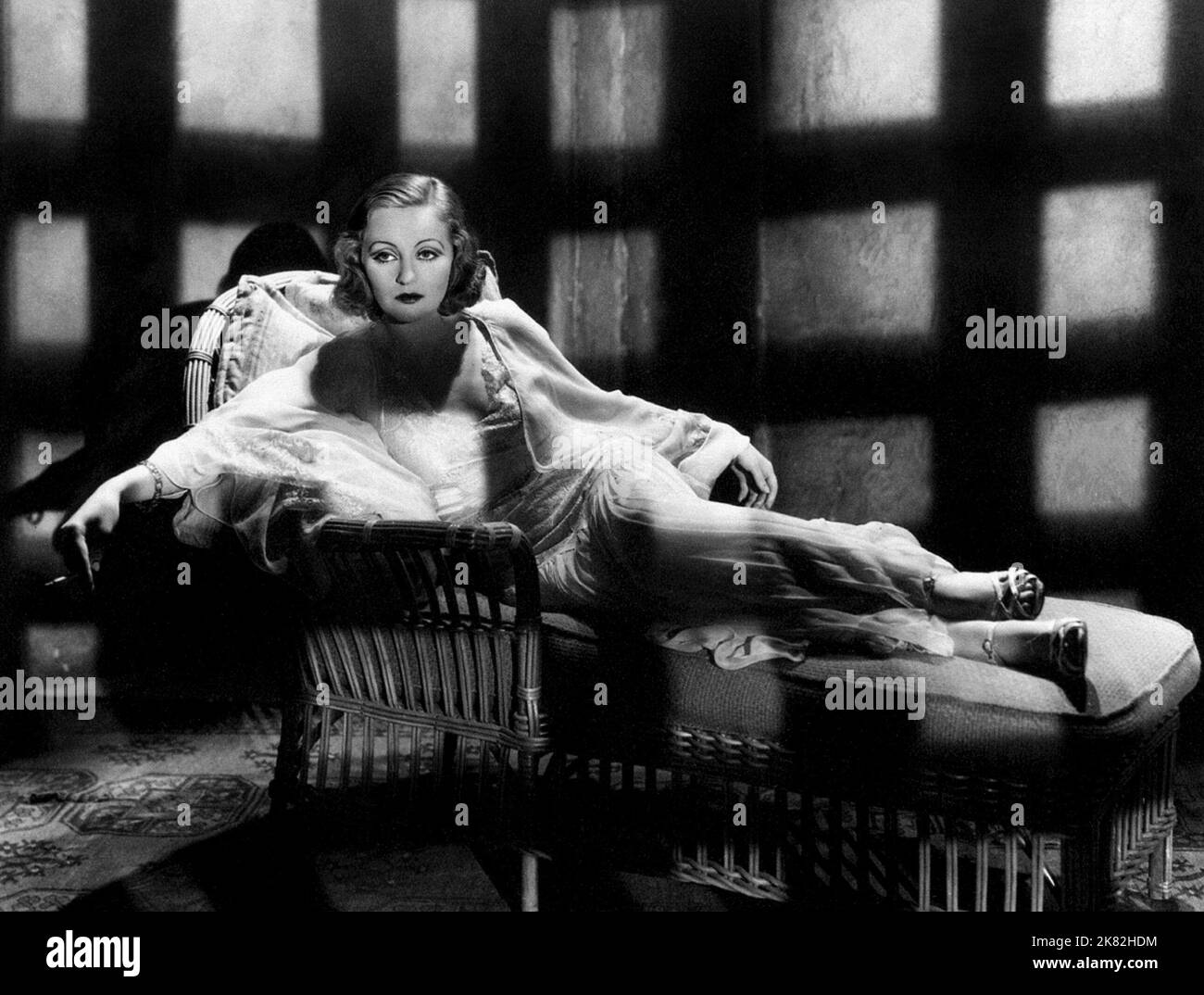 Tallulah Bankhead Film Thunder Below (1934) caratteri: Susan 01 May 1932 **WARNING** questa fotografia è solo per uso editoriale ed è copyright della PARAMOUNT e/o del fotografo assegnato dalla Film o Production Company e può essere riprodotta solo da pubblicazioni in concomitanza con la promozione del suddetto Film. È richiesto un credito obbligatorio per LA PRIORITÀ. Il fotografo deve essere accreditato anche se conosciuto. Nessun uso commerciale può essere concesso senza l'autorizzazione scritta di The Film Company. Foto Stock