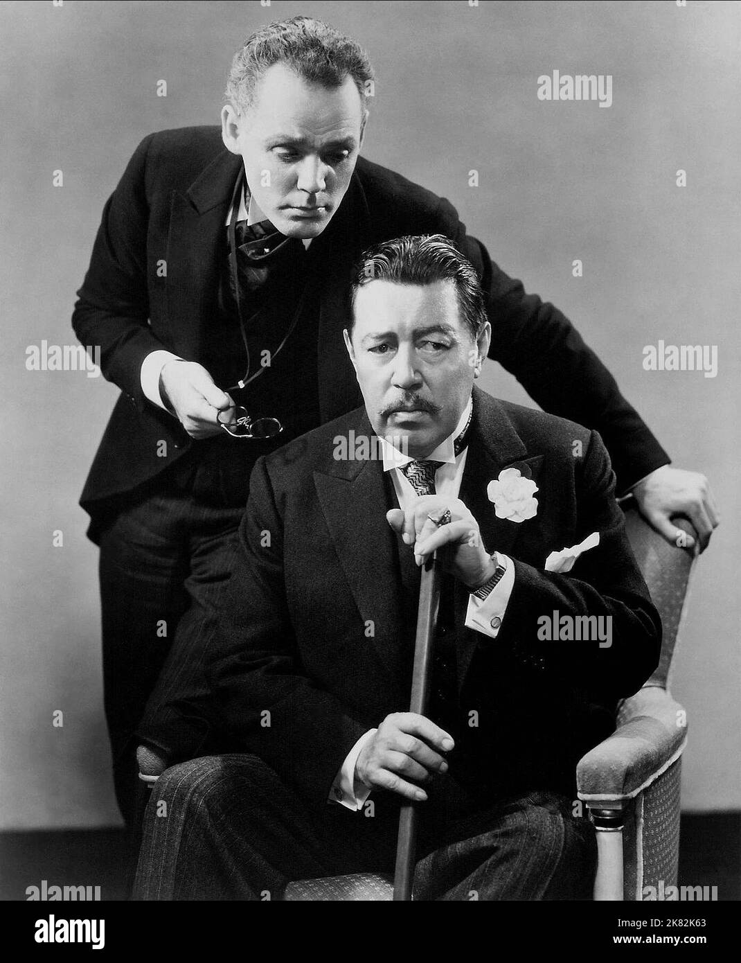 Warner Oland & Henry Hull Film: Lupo mannaro di Londra (1935) personaggi: Dr. Yogami, Dr. Glendon regista: Stuart Walker 13 maggio 1935 **AVVERTENZA** questa fotografia è solo per uso editoriale ed è copyright di IMMAGINI UNIVERSALI e/o del fotografo assegnato dalla Film o dalla Production Company e può essere riprodotta solo da pubblicazioni in concomitanza con la promozione del film di cui sopra. È richiesto un credito obbligatorio per LE FOTO UNIVERSALI. Il fotografo deve essere accreditato anche quando è noto. Nessun uso commerciale può essere concesso senza autorizzazione scritta da parte della Film Company. Foto Stock