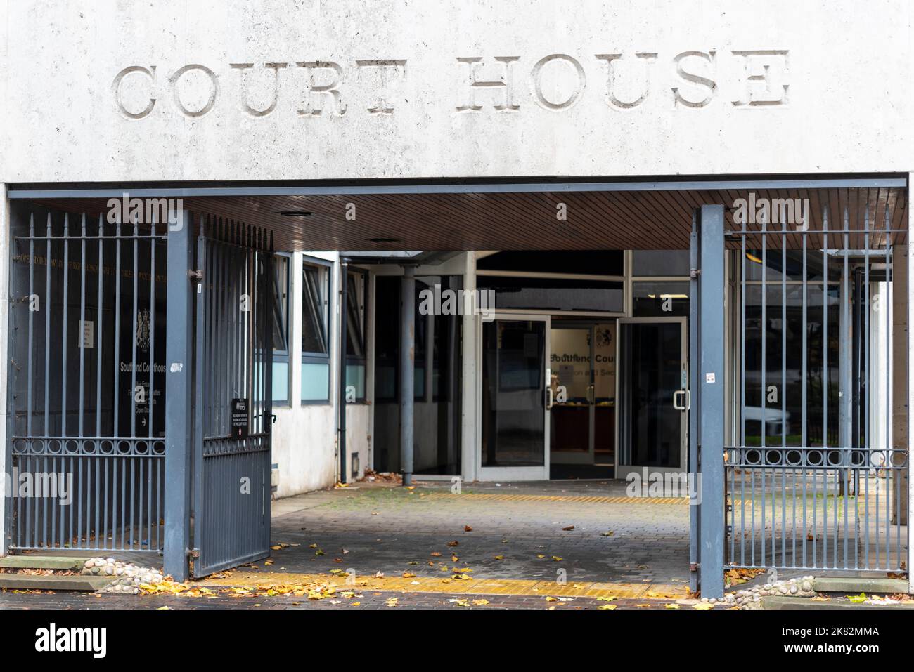 Southend Magistrates' Court, ingresso su Victoria Avenue, Southend on Sea, Essex, Regno Unito. Foto Stock