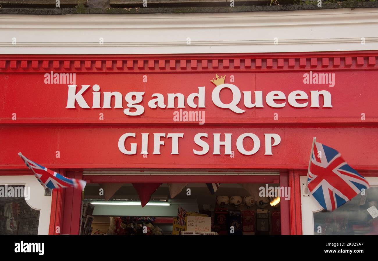 Negozio di articoli da regalo King and Queen, vicino al Castello di Windsor, Windsor, Berkshire, Regno Unito Foto Stock