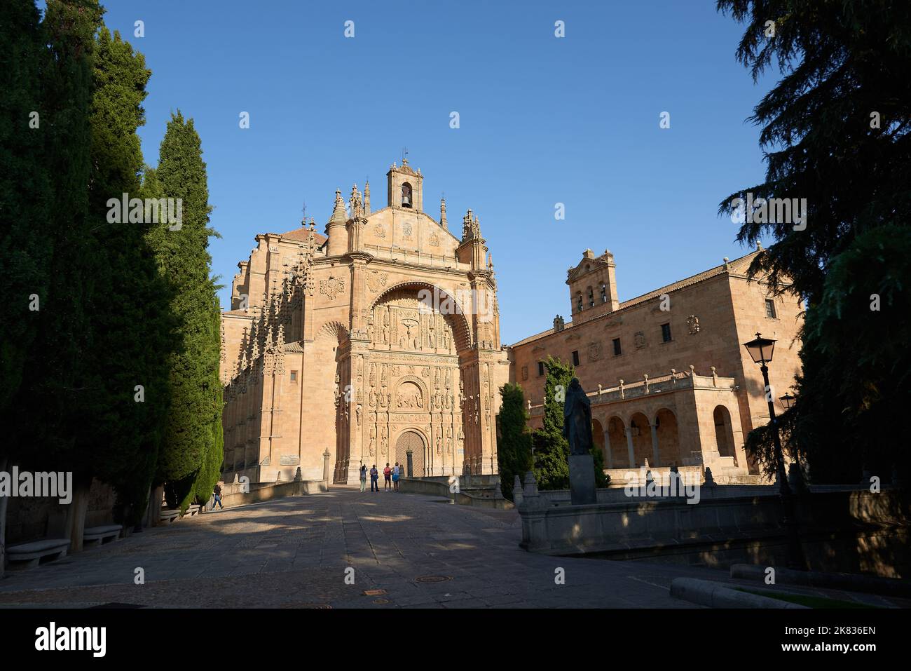 Monastero domenicano, il Convento de San Esteban (Santo Stefano) fu costruito nel 1524 su iniziativa del Cardinale Juan Alvarez de Toledo, Salamanca C. Foto Stock