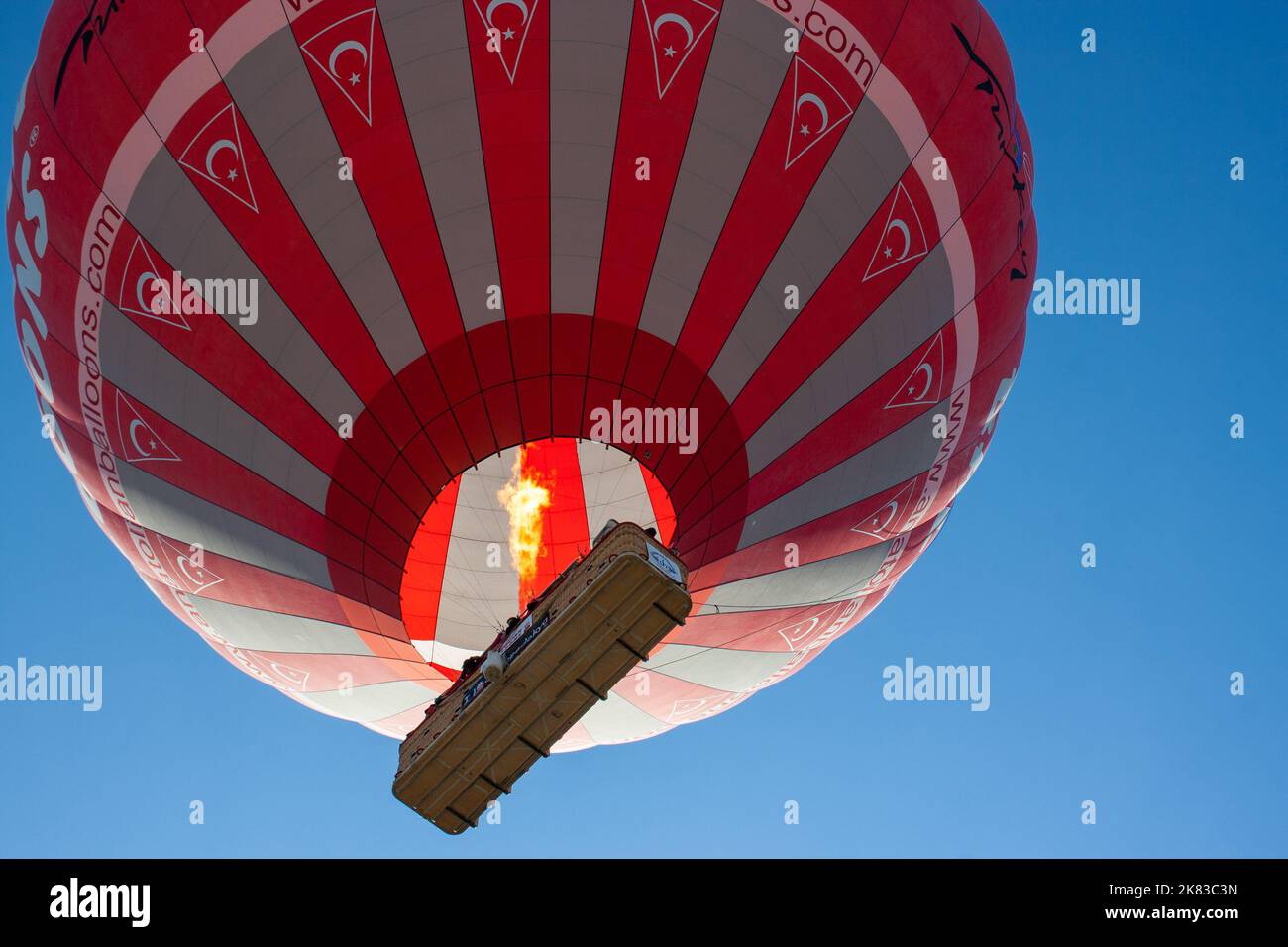 Mongolfiere in Cappadocia Turchia. Cappadocia sfondo. Attività di mongolfiera a Goreme Foto Stock
