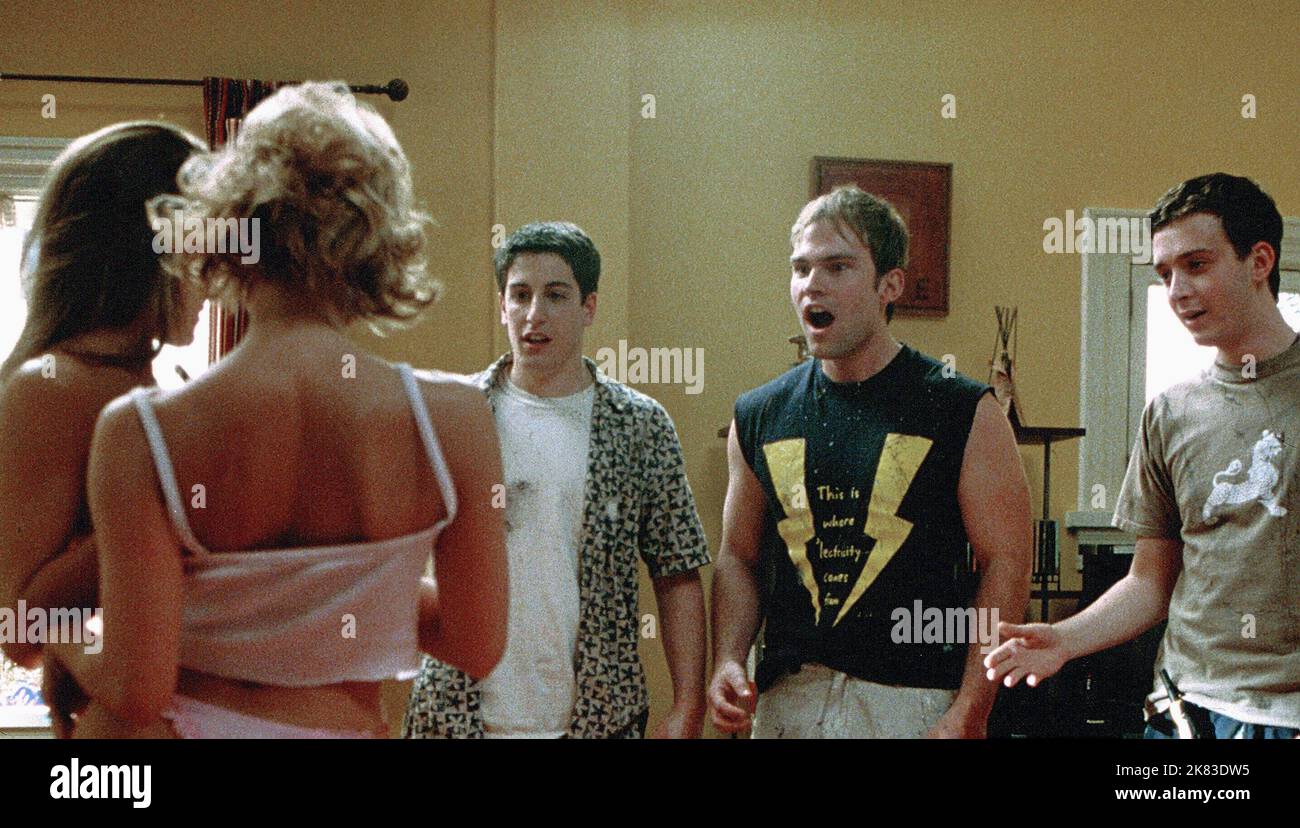 Jason Biggs, Seann William Scott & Eddie Kaye Thomas Film: American Pie 2 (2001) personaggi: Jim Levenstein,Steve Stifler & Paul Finch regista: Rogers 06 agosto 2001 **AVVERTENZA** questa fotografia è solo per uso editoriale ed è copyright di UNIVERSAL e/o del fotografo assegnato dalla Film o dalla Production Company e può essere riprodotta solo da pubblicazioni in concomitanza con la promozione del film di cui sopra. È richiesto un credito obbligatorio a UNIVERSAL. Il fotografo deve essere accreditato anche quando è noto. Nessun uso commerciale può essere concesso senza l'autorizzazione scritta del film Foto Stock
