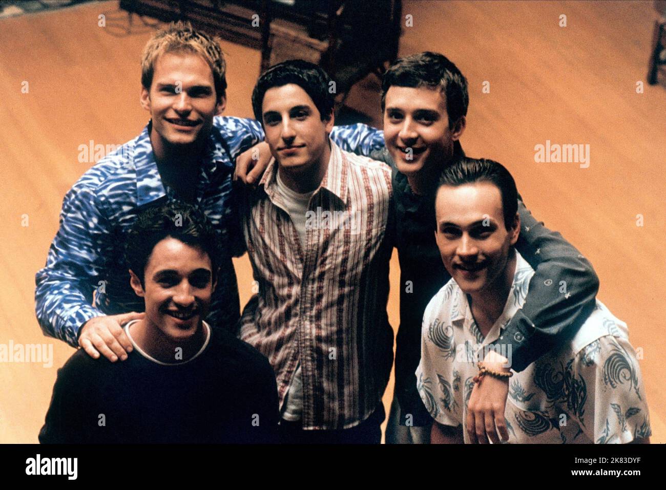 Seann William Scott, Jason Biggs, Eddie Kaye Thomas, Thonas Ian Nicholas, Chris Klein Film: American Pie 2 (2001) personaggi: Steve Stifler,Jim Levenstein,Paul Finch,,Chris 'Oz' Ostreicher regista: Rogers 06 agosto 2001 **AVVERTENZA** questa fotografia è solo per uso editoriale ed è copyright di UNIVERSAL e/o del fotografo assegnato dalla Film o dalla Production Company e può essere riprodotta solo da pubblicazioni in concomitanza con la promozione del film di cui sopra. È richiesto un credito obbligatorio a UNIVERSAL. Il fotografo deve essere accreditato anche quando è noto. Nessun uso commerciale Foto Stock